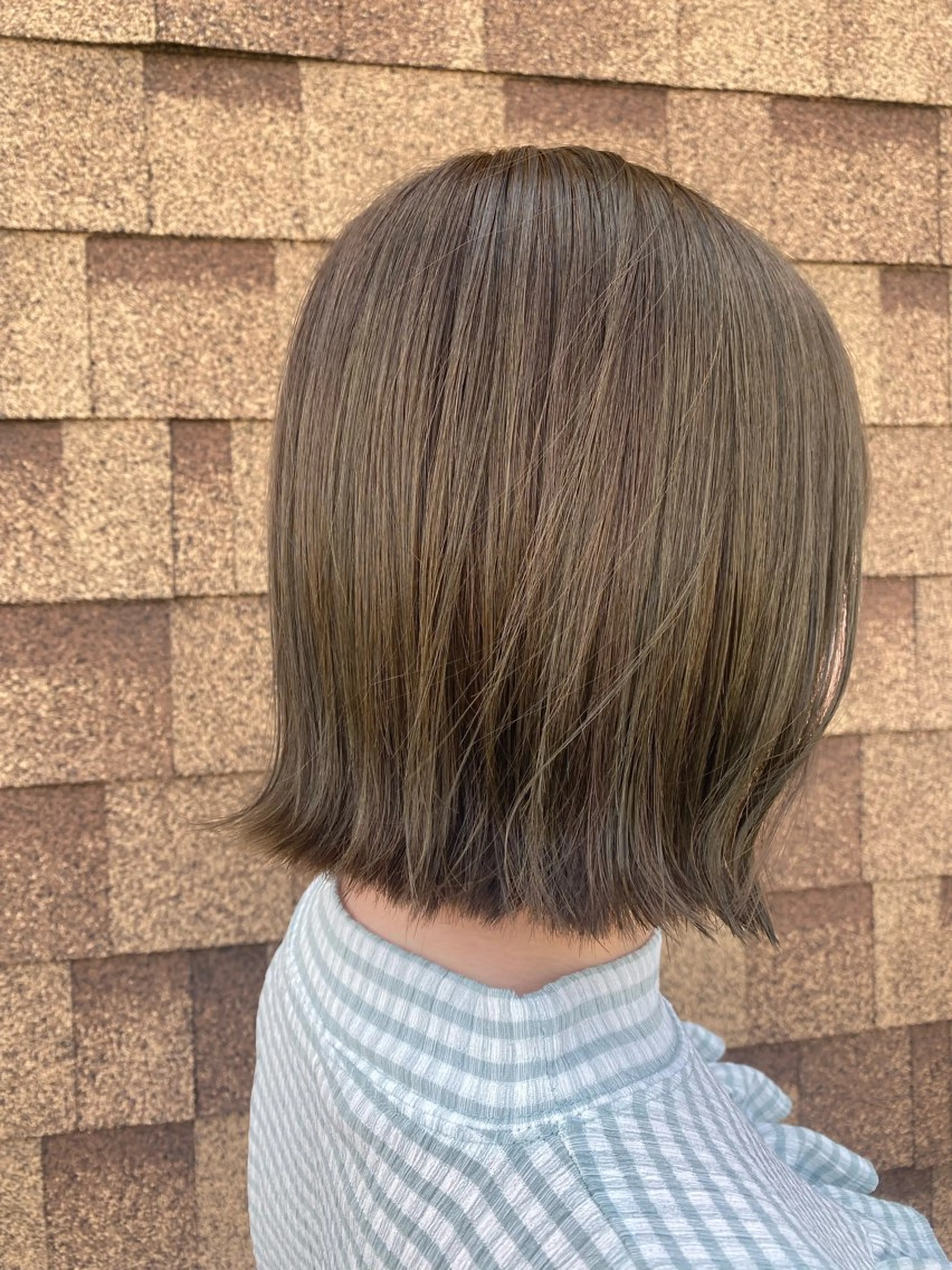 ショート 外ハネヘア 岡田 真弥のヘアスタイル