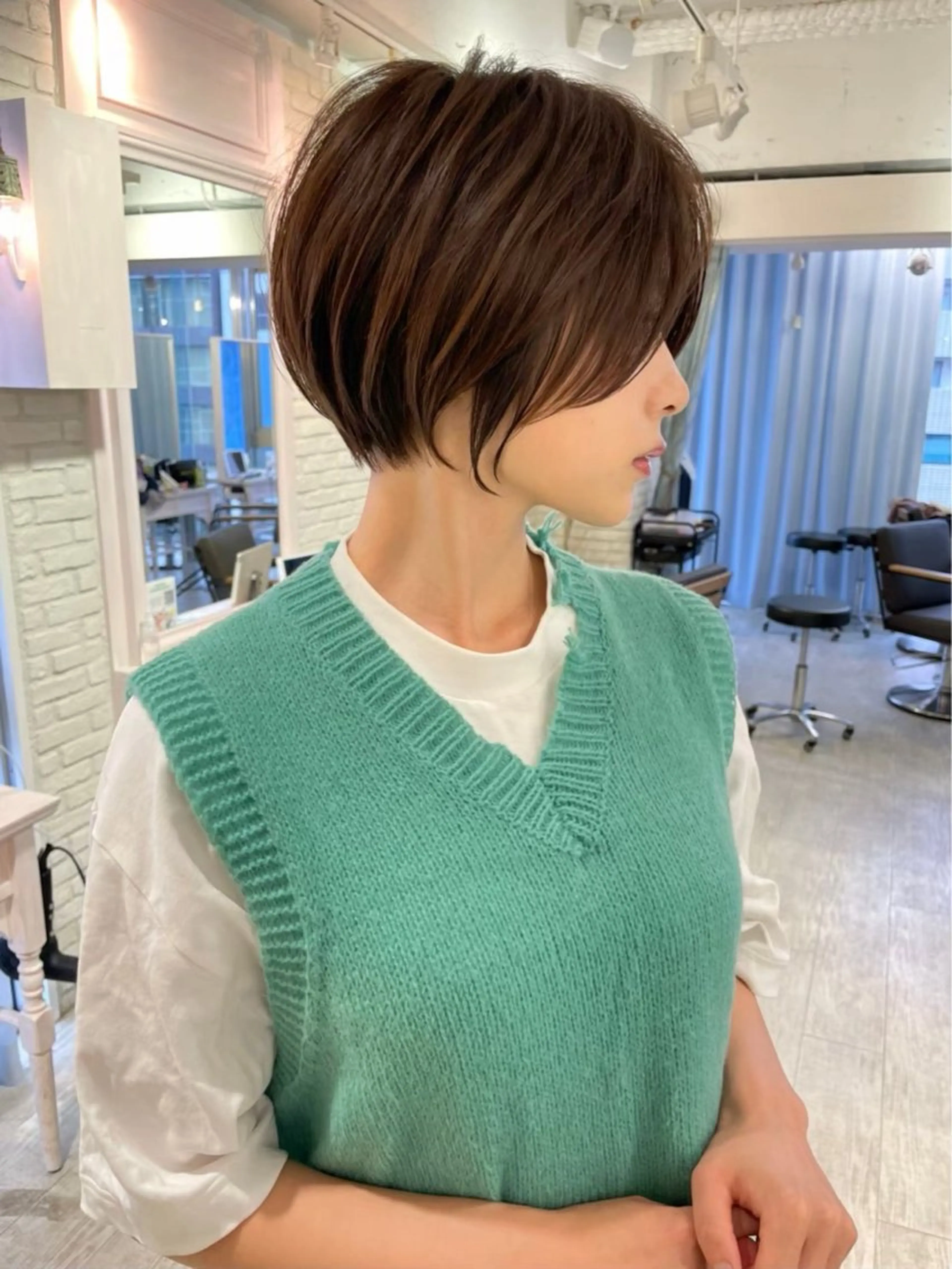 ショート くびれヘア 顔周りカット ハッシュカット 髪質改善 韓国風ヘア カット ヘアカラー トリートメント 博多ベージュ 🐻松井傑のヘアスタイル