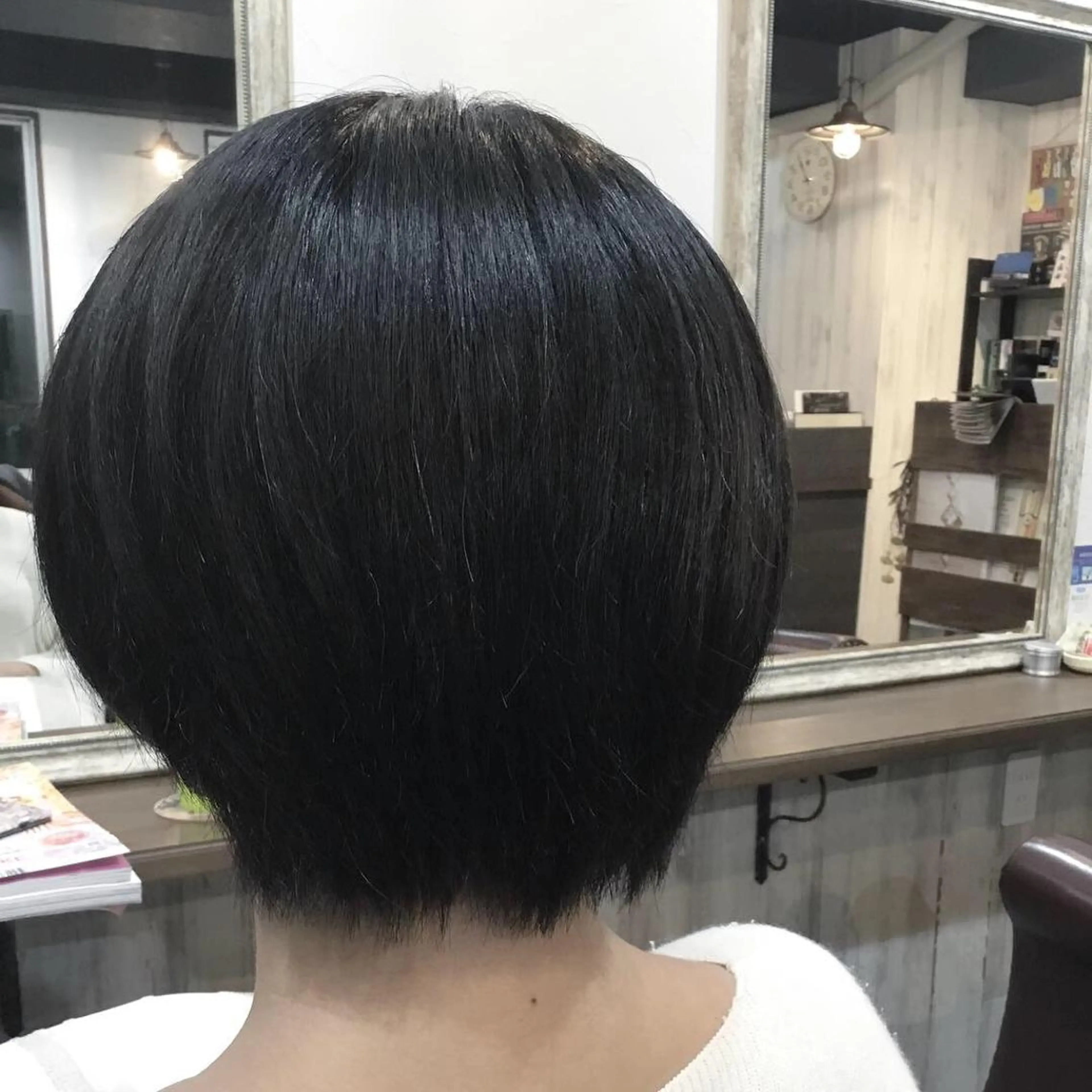 ショート カラー パーマ embrace エンブレイスのヘアスタイル