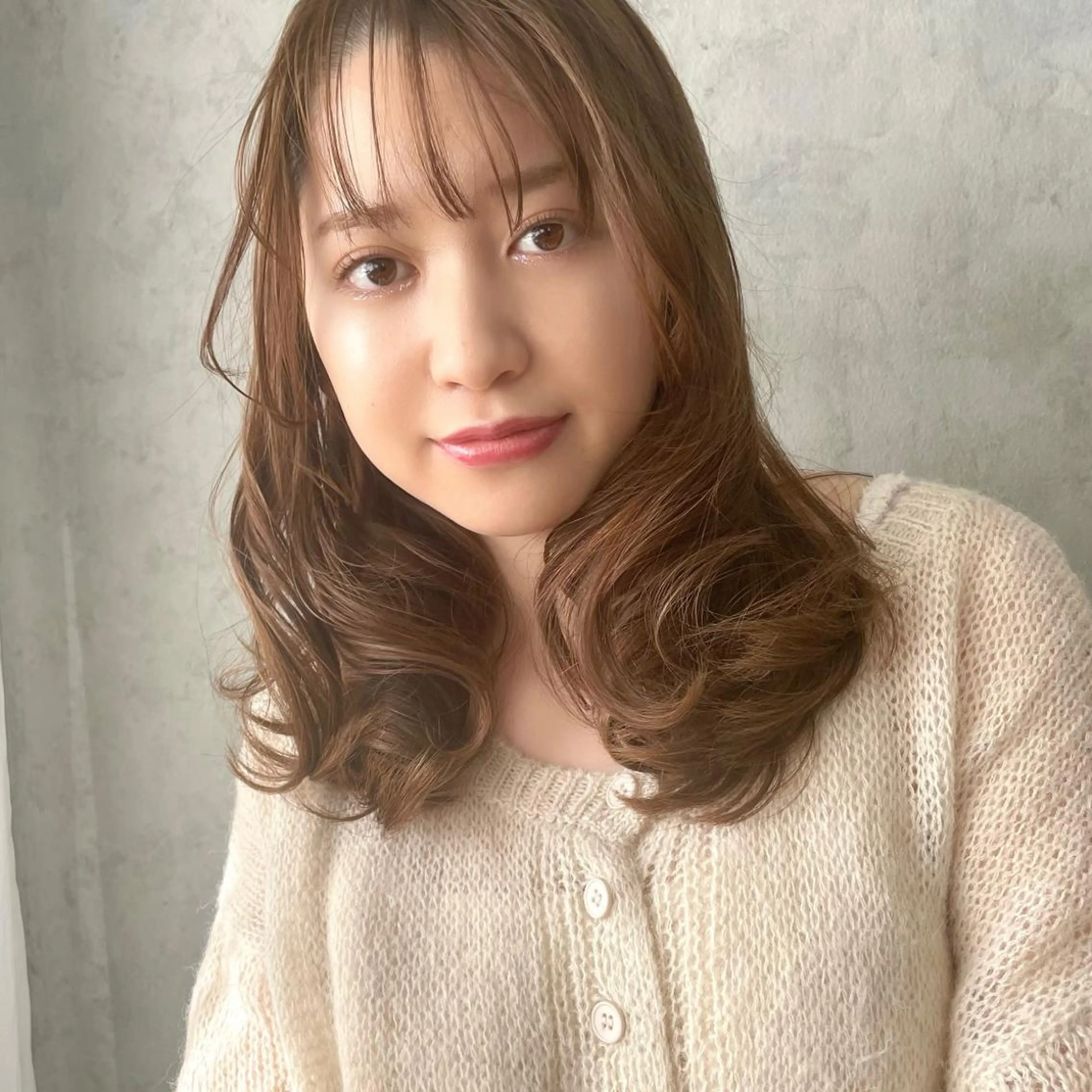 ロング カラー ロングレイヤー ベージュカラー レイヤーカット ロング カット ヘアカラー トリートメント はるか 💐 お悩み改善美容師のヘアスタイル