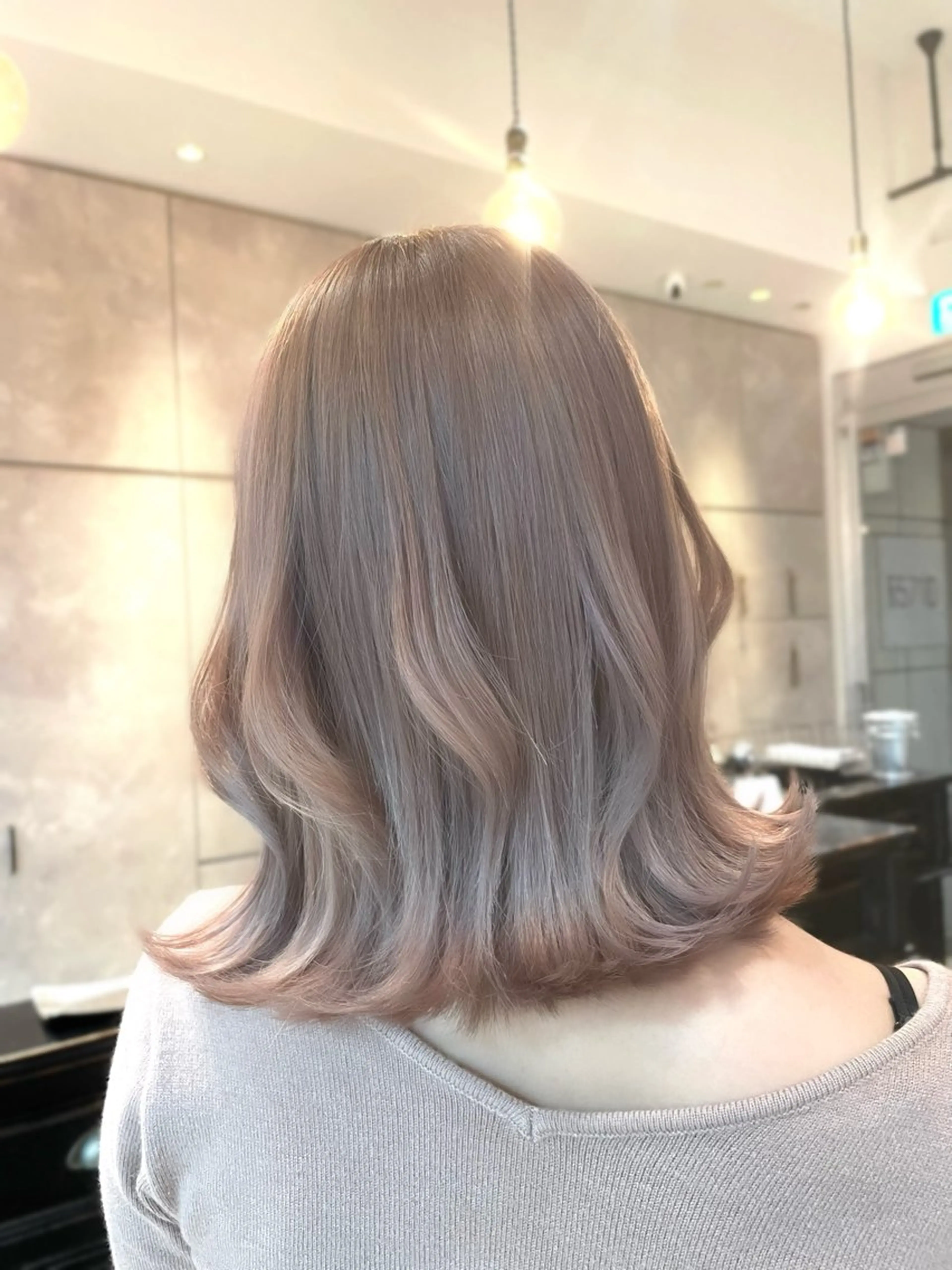 ミディアム カラー ヘアアレンジ 🎀ハイトーン・艶 カラー HANA🎀のヘアスタイル