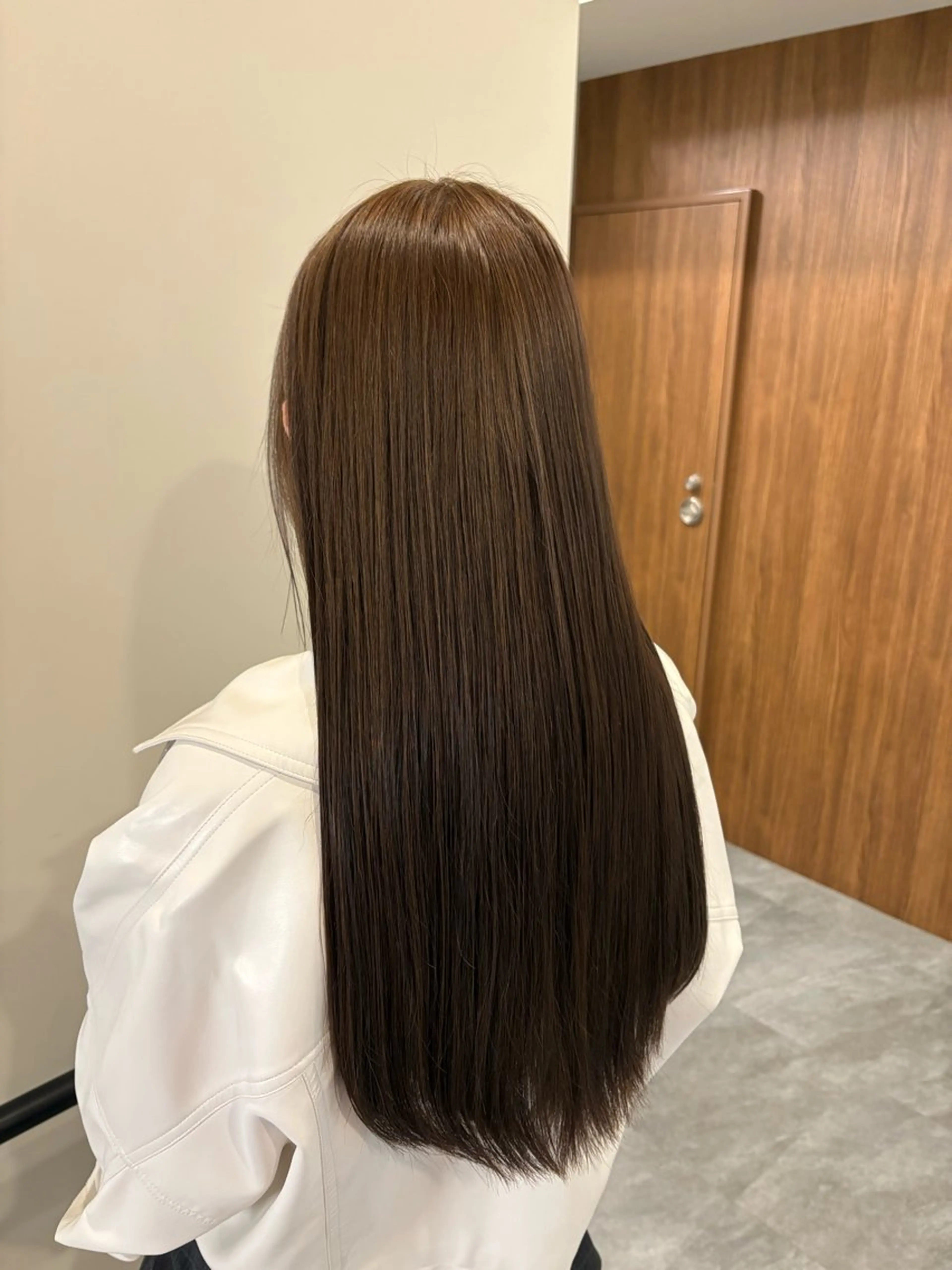 ロング ヘアカラー 垣副 温飛のヘアスタイル