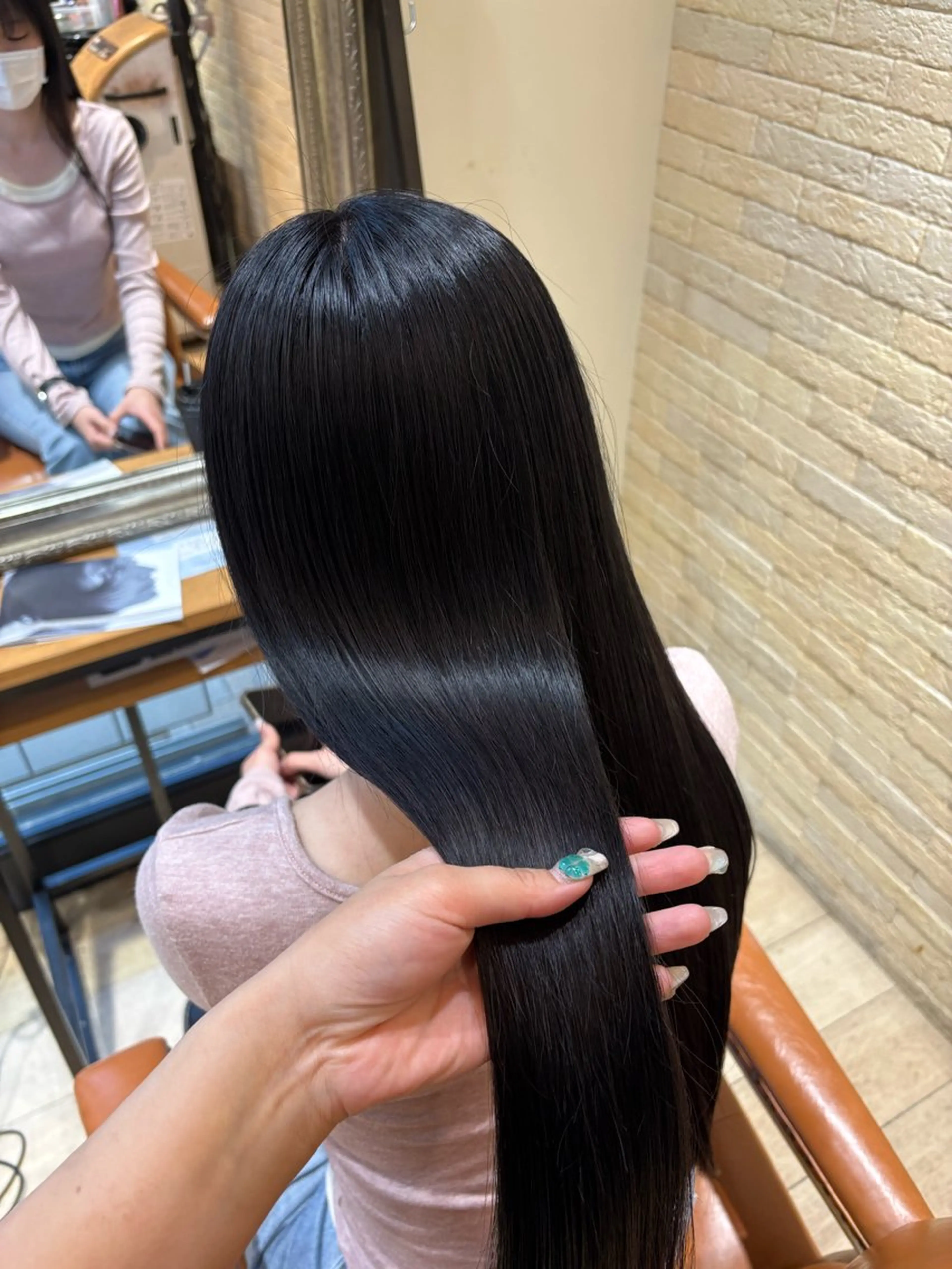 ロング カラー ヘアカラー トリートメント しおり🍬 KOKORO🤍のヘアスタイル