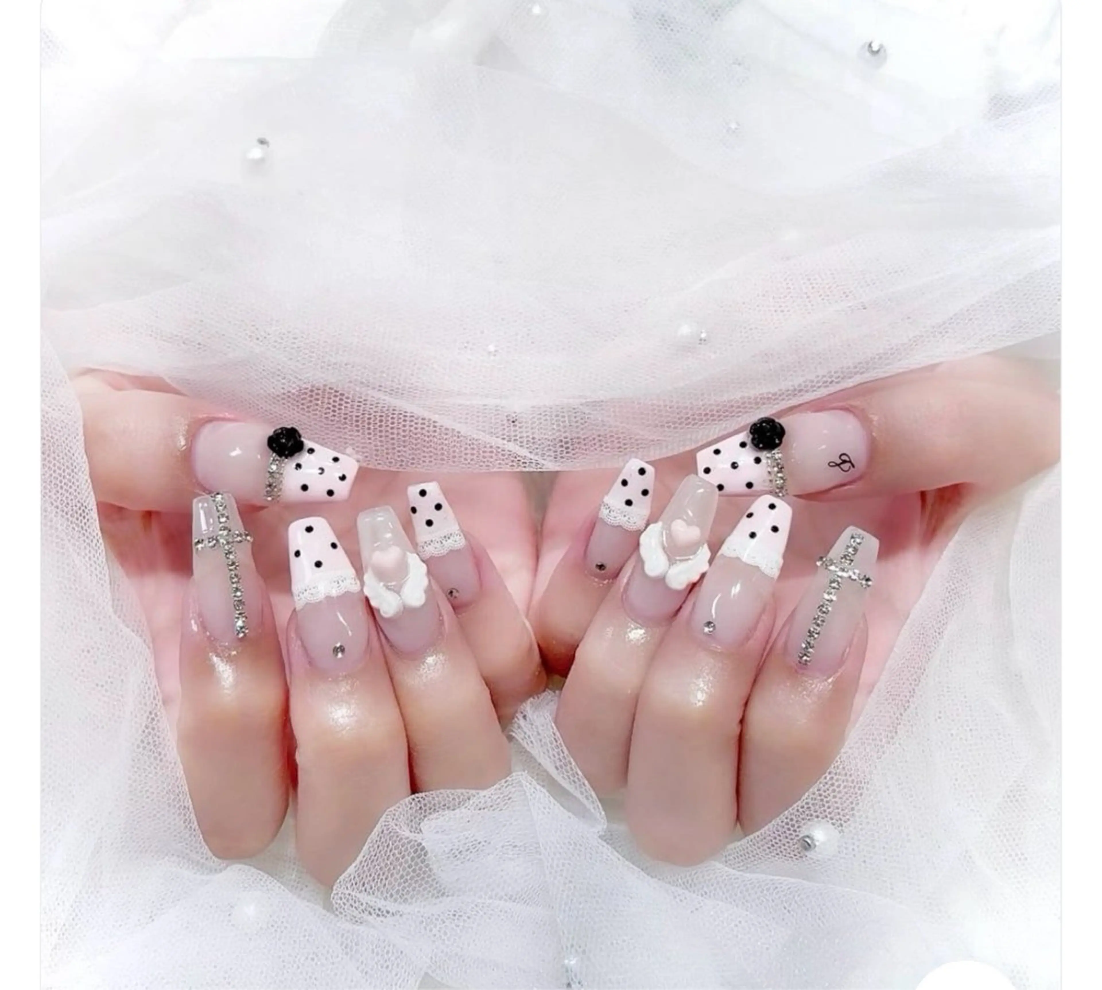ネイル フレンチネイル キラキラネイル 韓国ネイル シンプルネイル ワンホンネイル ハンドネイル MEI Nailのネイルデザイン