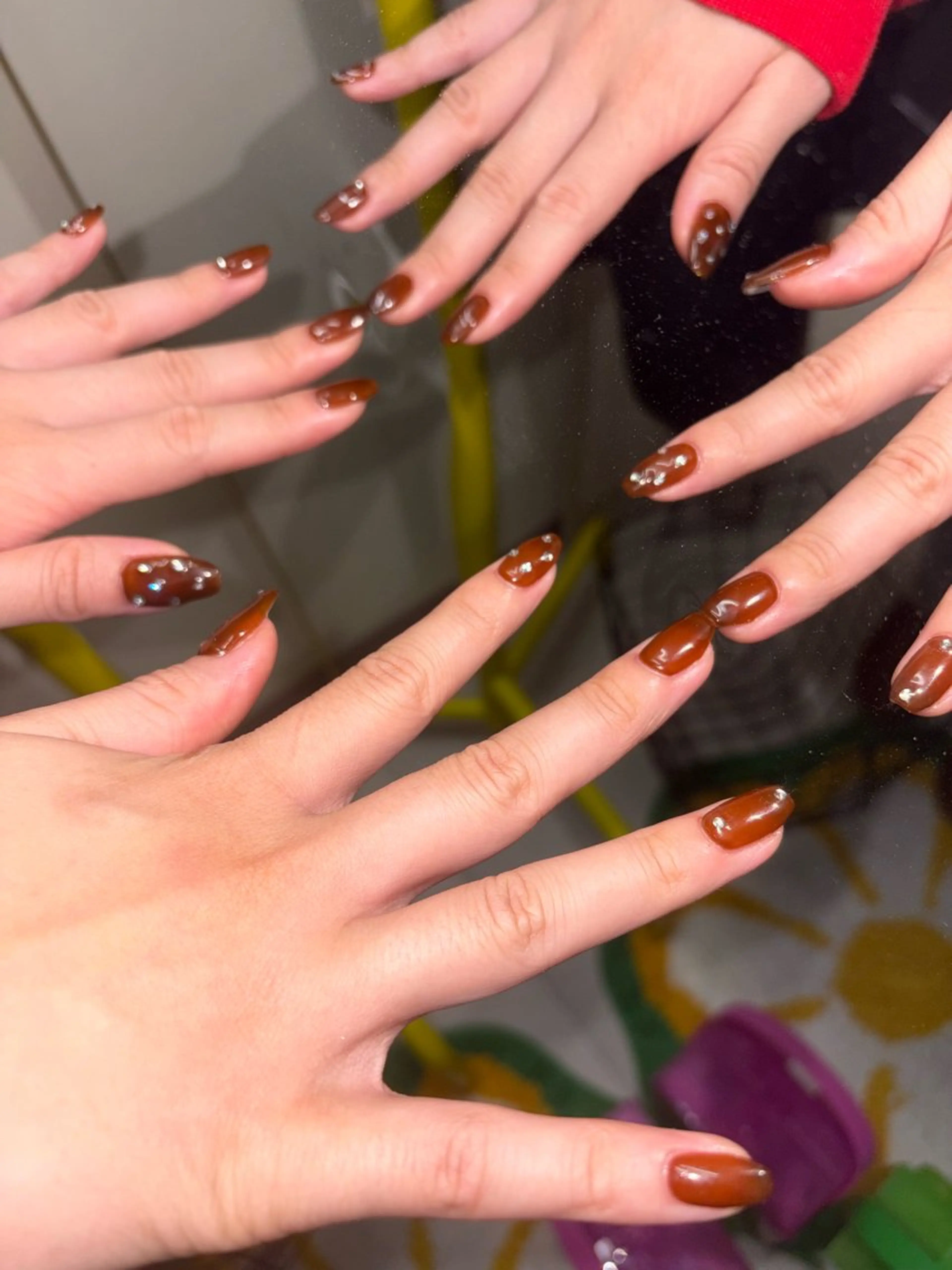 ネイル ブラウン シンプルネイル ハンドネイル 33nail✴️栄 スミレ❇️Gel-xのネイルデザイン