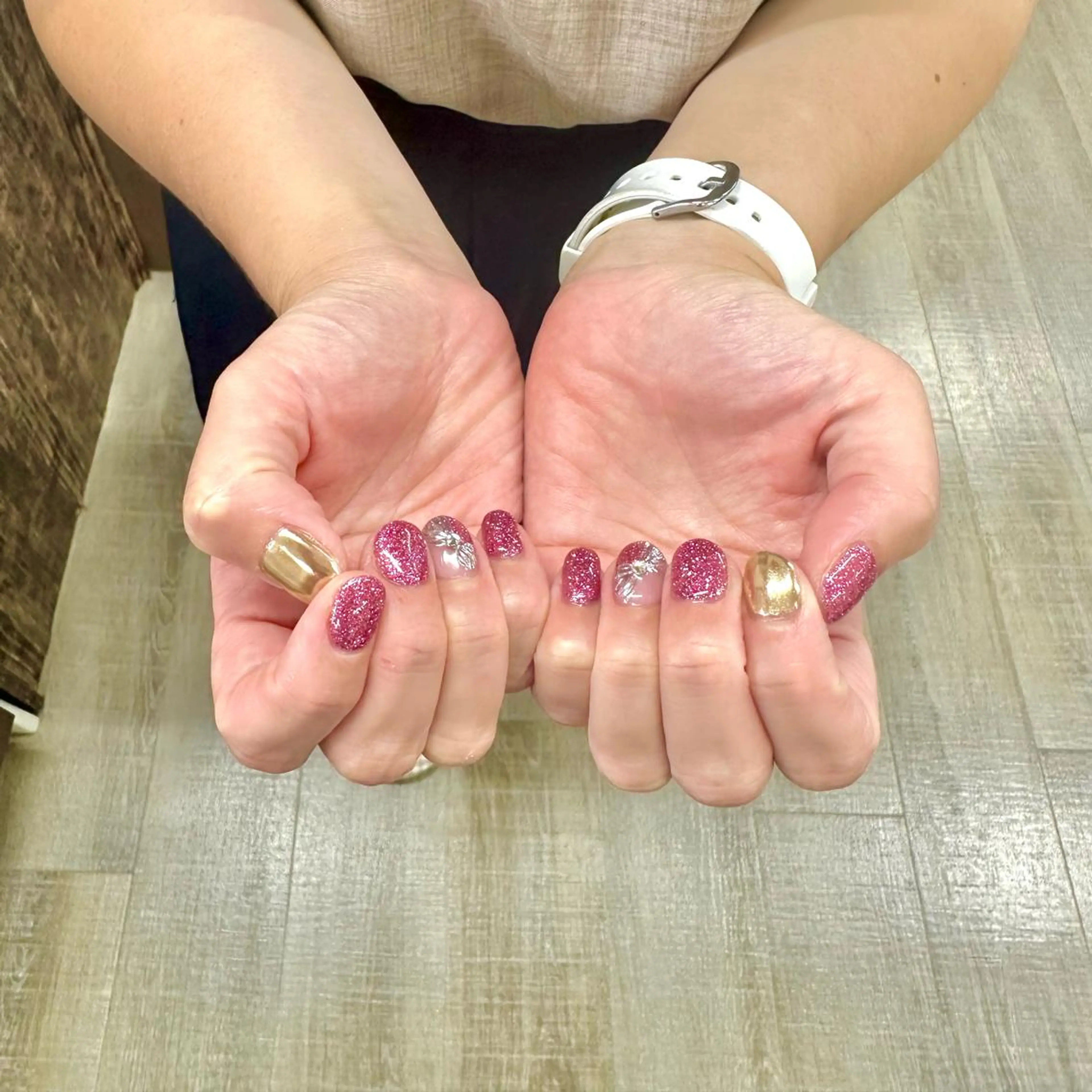 ネイル キラキラネイル ミラーネイル akari原宿 プライベートサロンのネイルデザイン