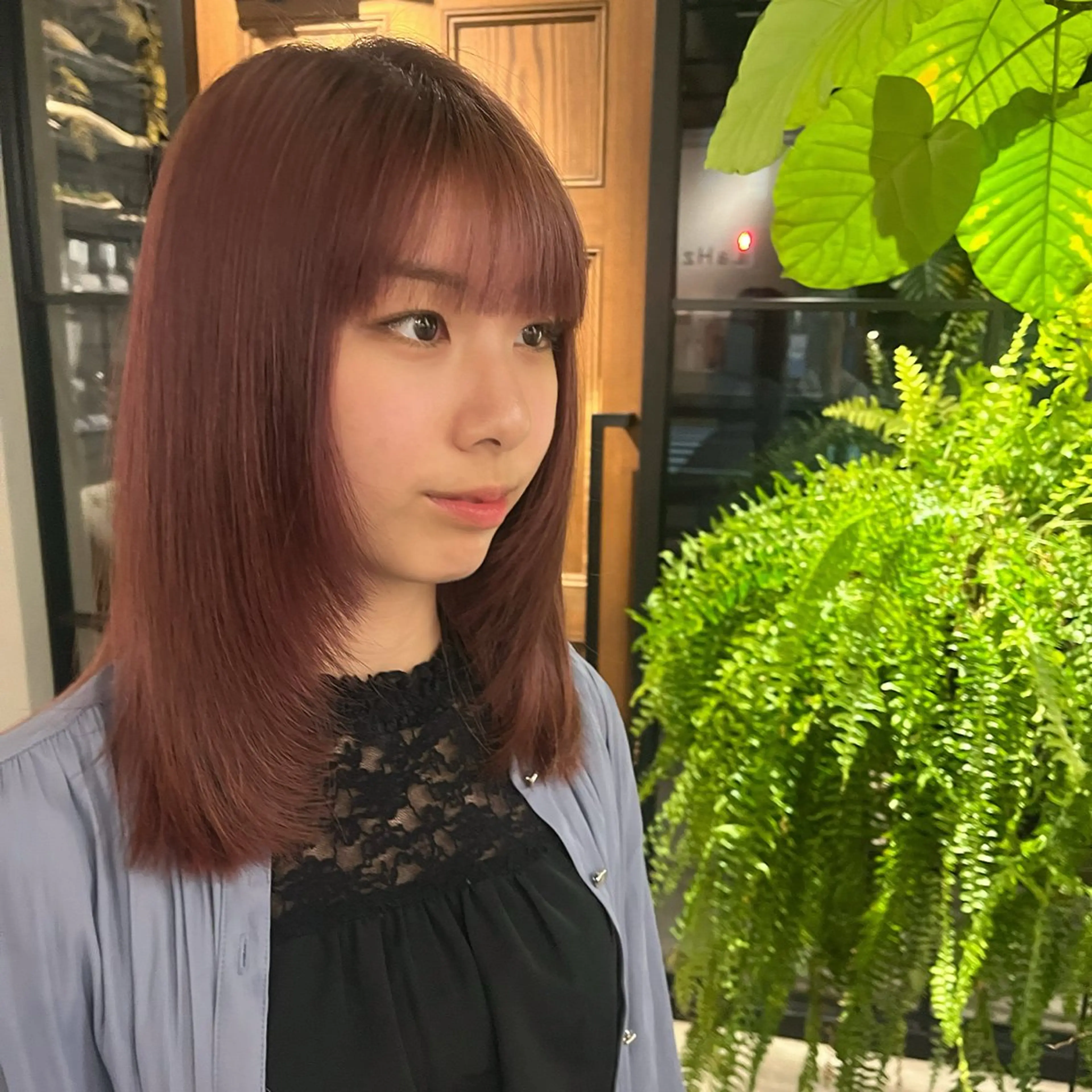 セミロング カラー 川上 琴未のヘアスタイル