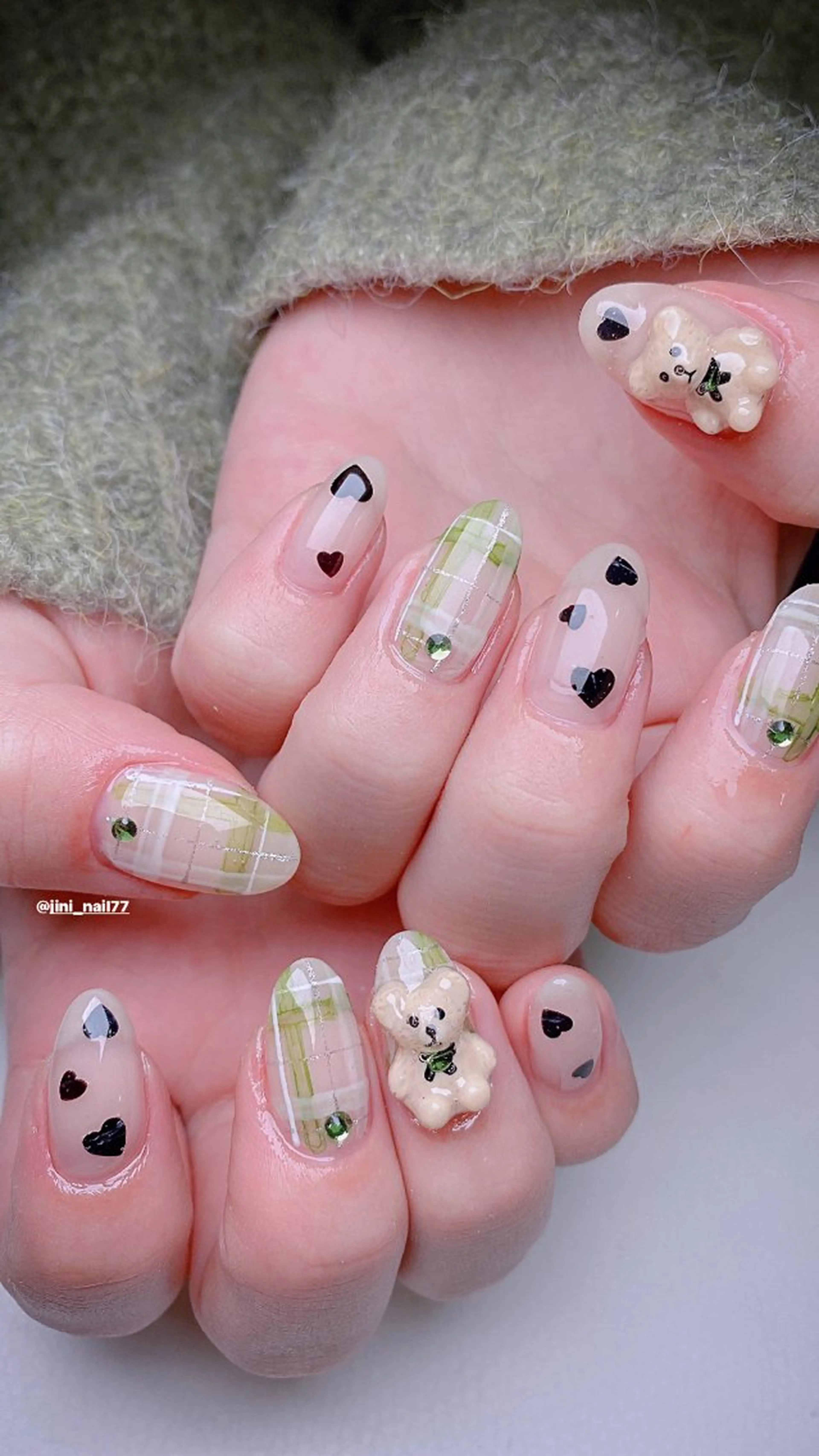 ネイル JINI NAIL所属・ジニ ネイルのネイルデザイン