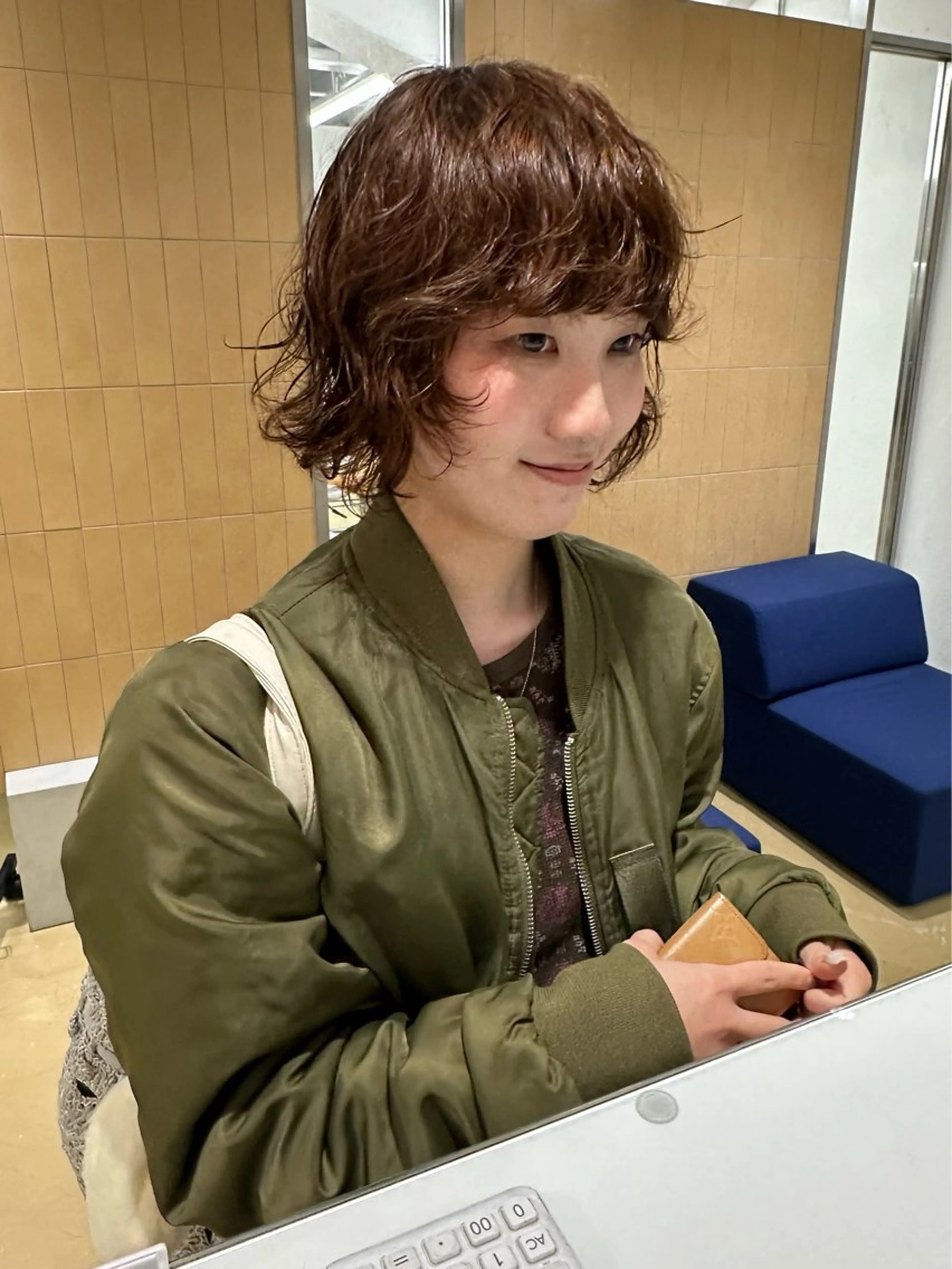 ショート パーマ ボブ 顔周りカット 外ハネヘア ニュアンスパーマ パーマ 村岡 桃果のヘアスタイル