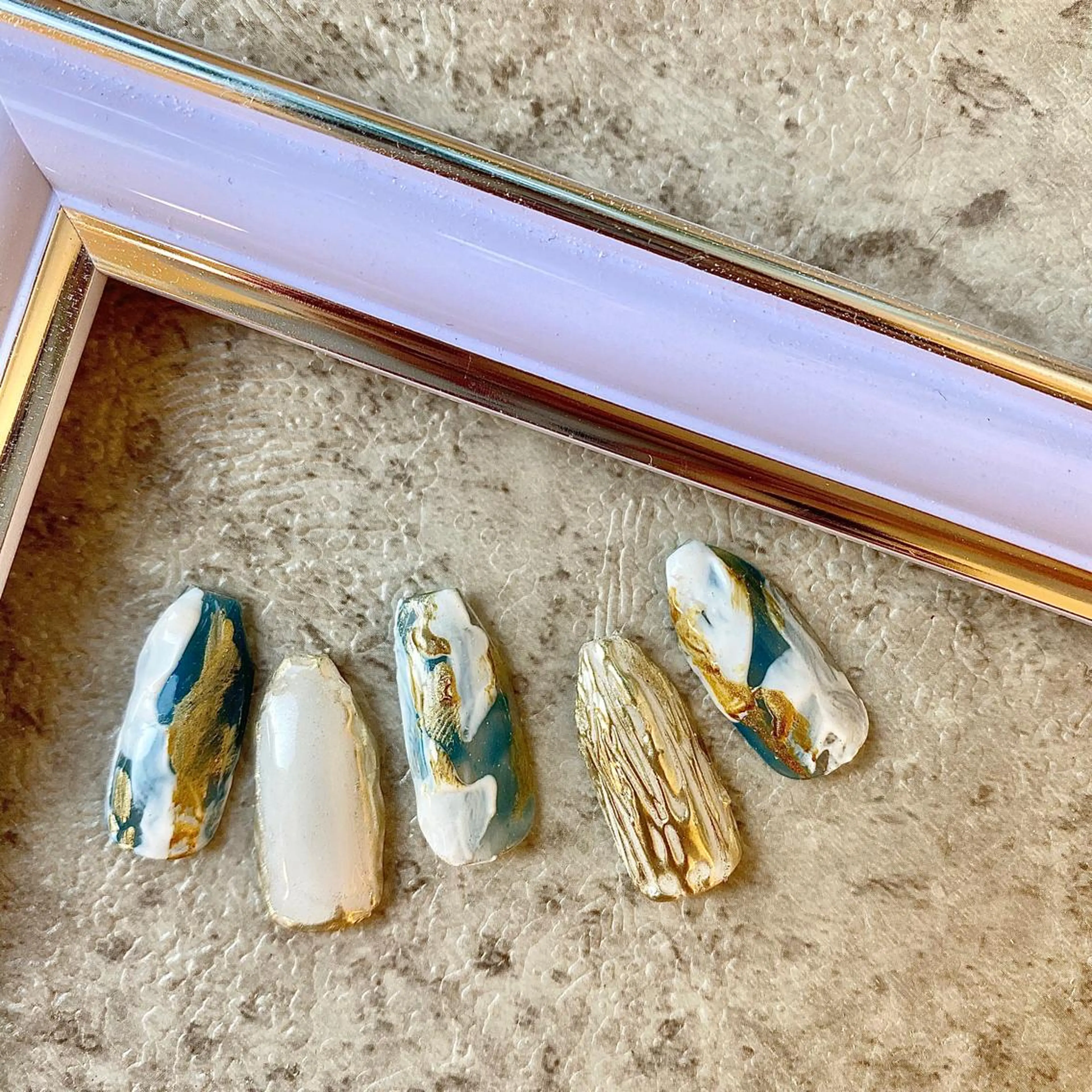 ネイル ulu beautysalon所属・ulu 渋谷 表参道 Yukiの眉毛・アイブロウイメージ