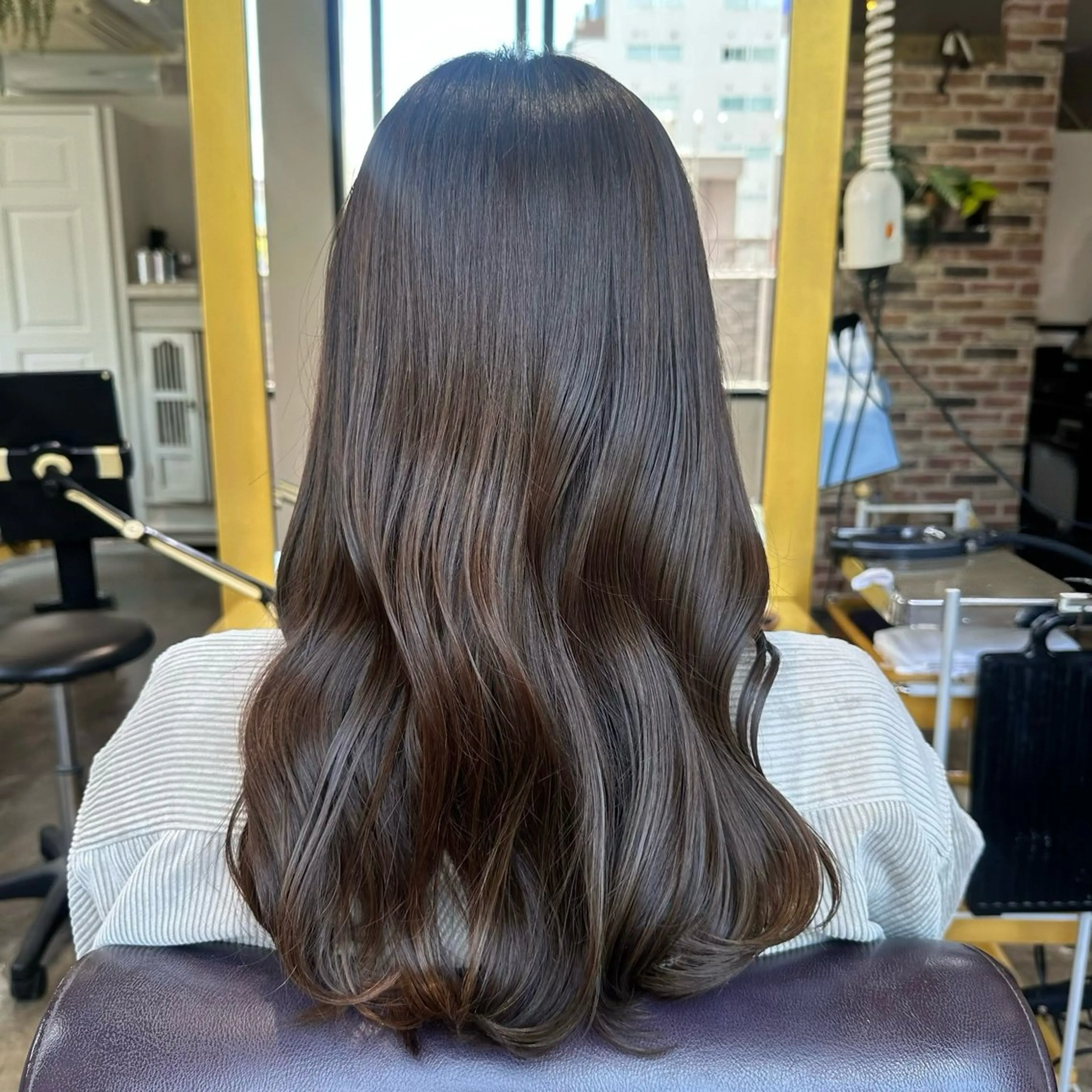 ロング カラー グレージュ カット ヘアカラー トリートメント Saki💛心斎橋 レイヤー/艶髪のヘアスタイル