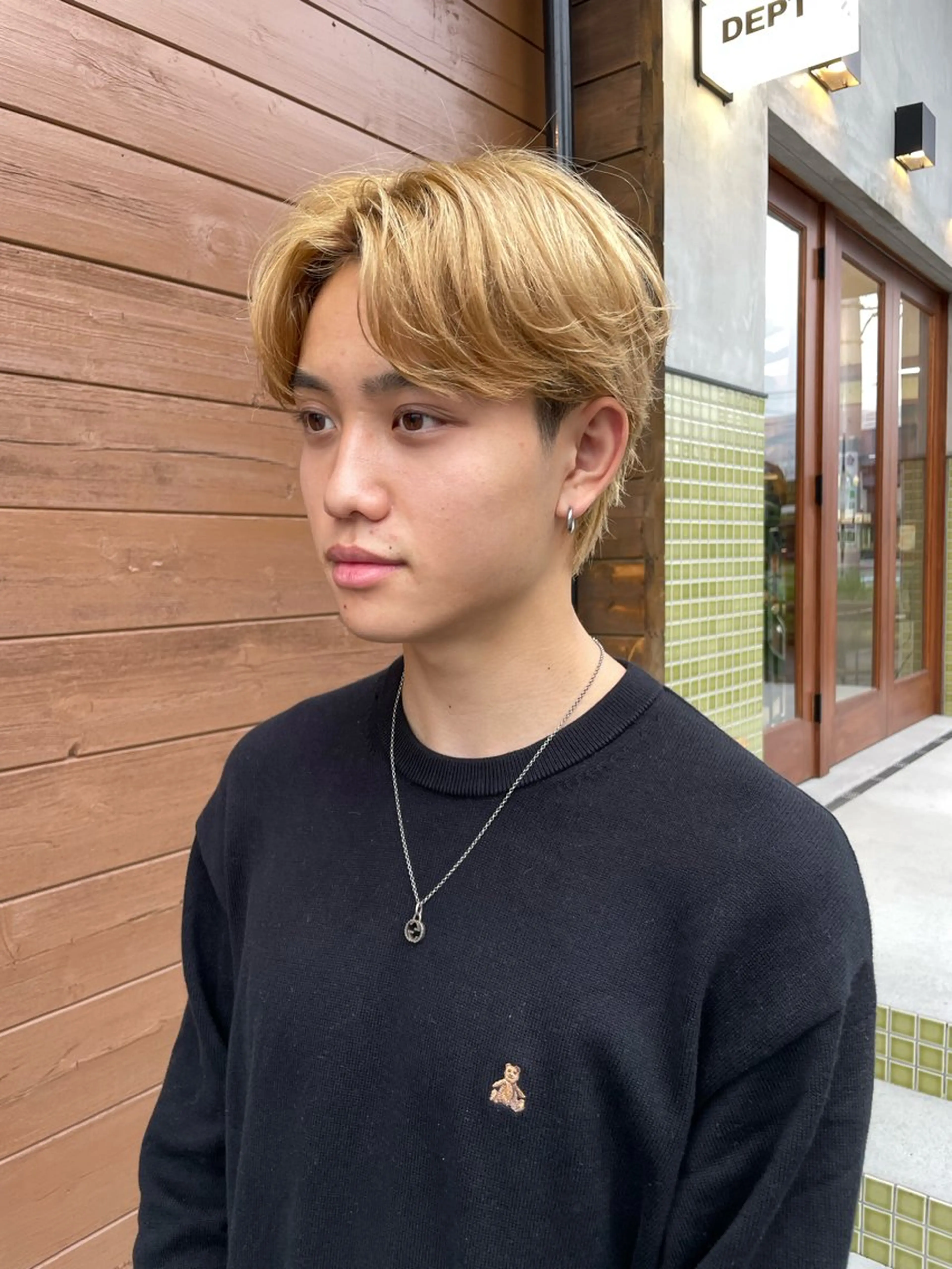 ミディアム カラー ブリーチ 抜きっぱなしブロンド カット ヘアカラー 五十嵐 雄毅のヘアスタイル