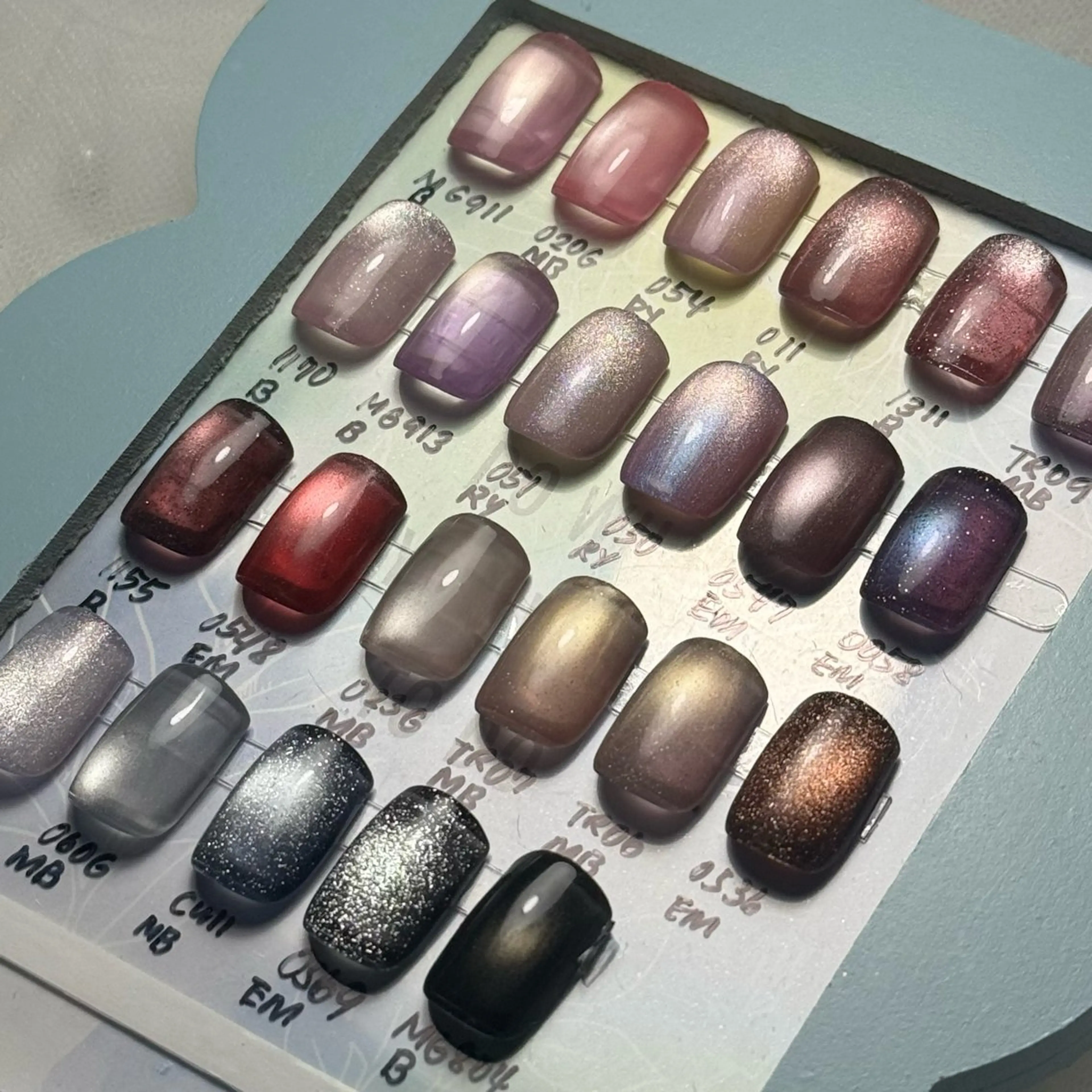 ネイル マグネットネイル .moody ナナのネイルデザイン