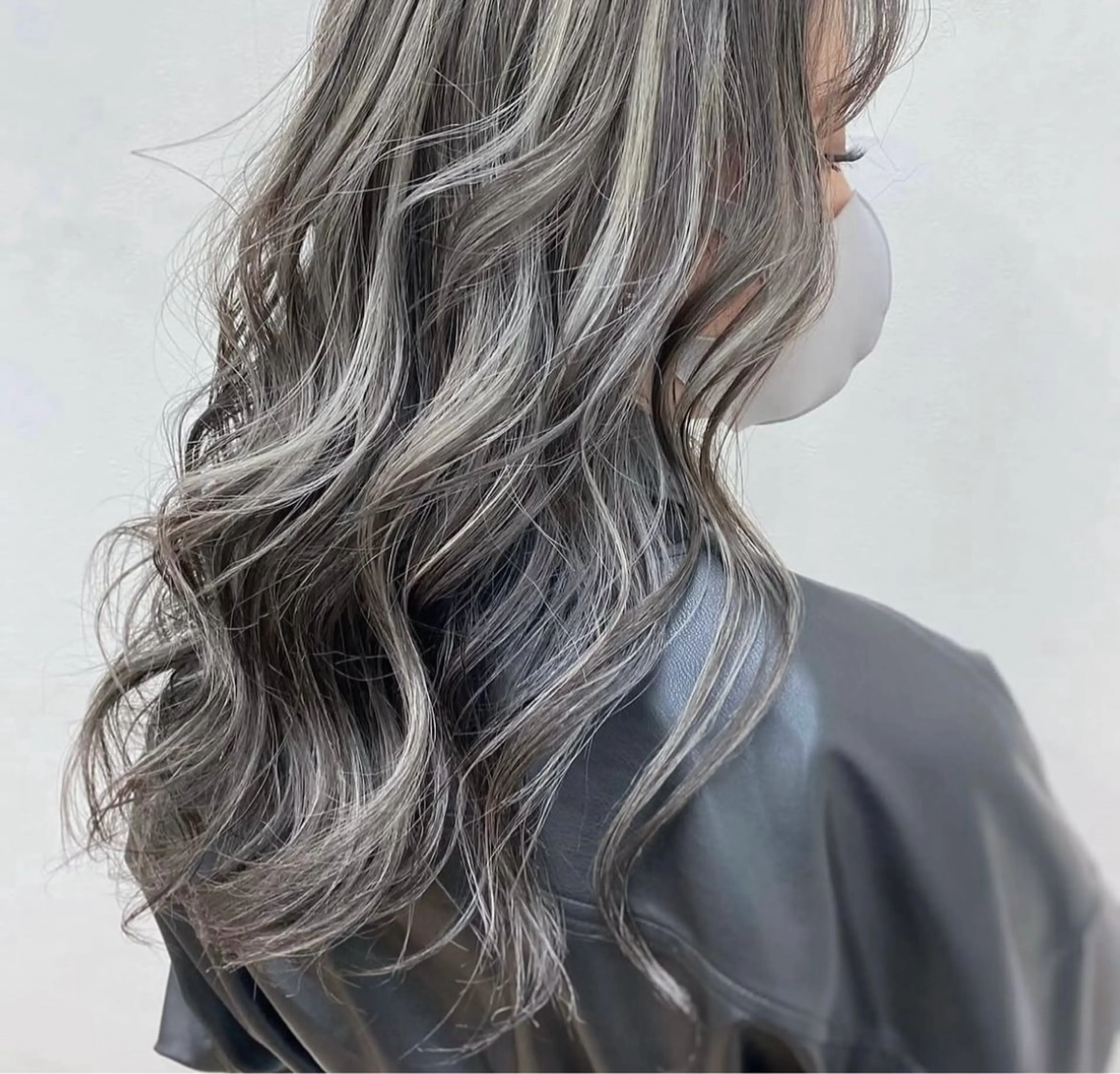 ロング カラー ハイライトカラー ハイライト ナカジマ ナナのヘアスタイル