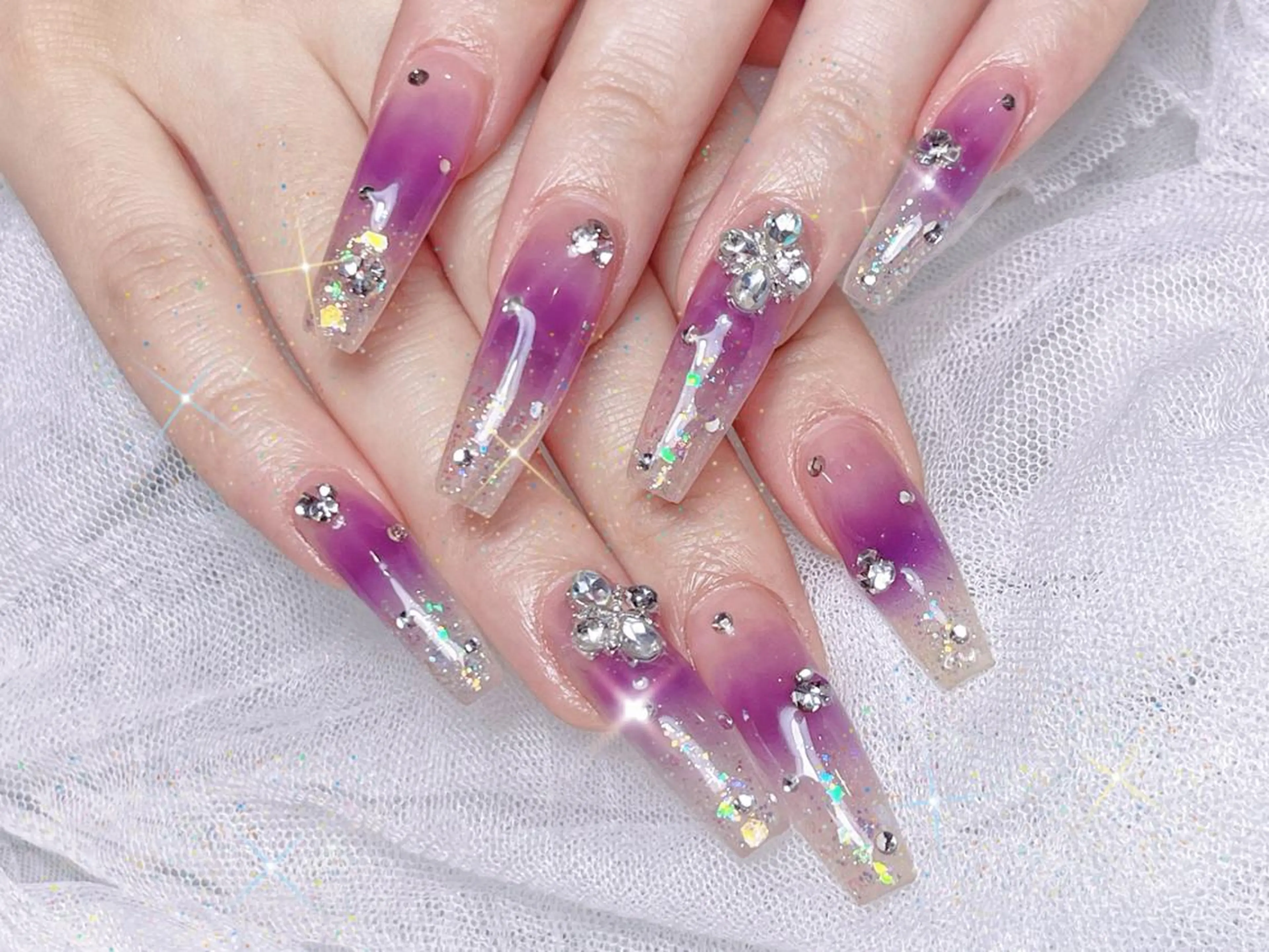 ネイル 🦋 Queenieのネイルデザイン