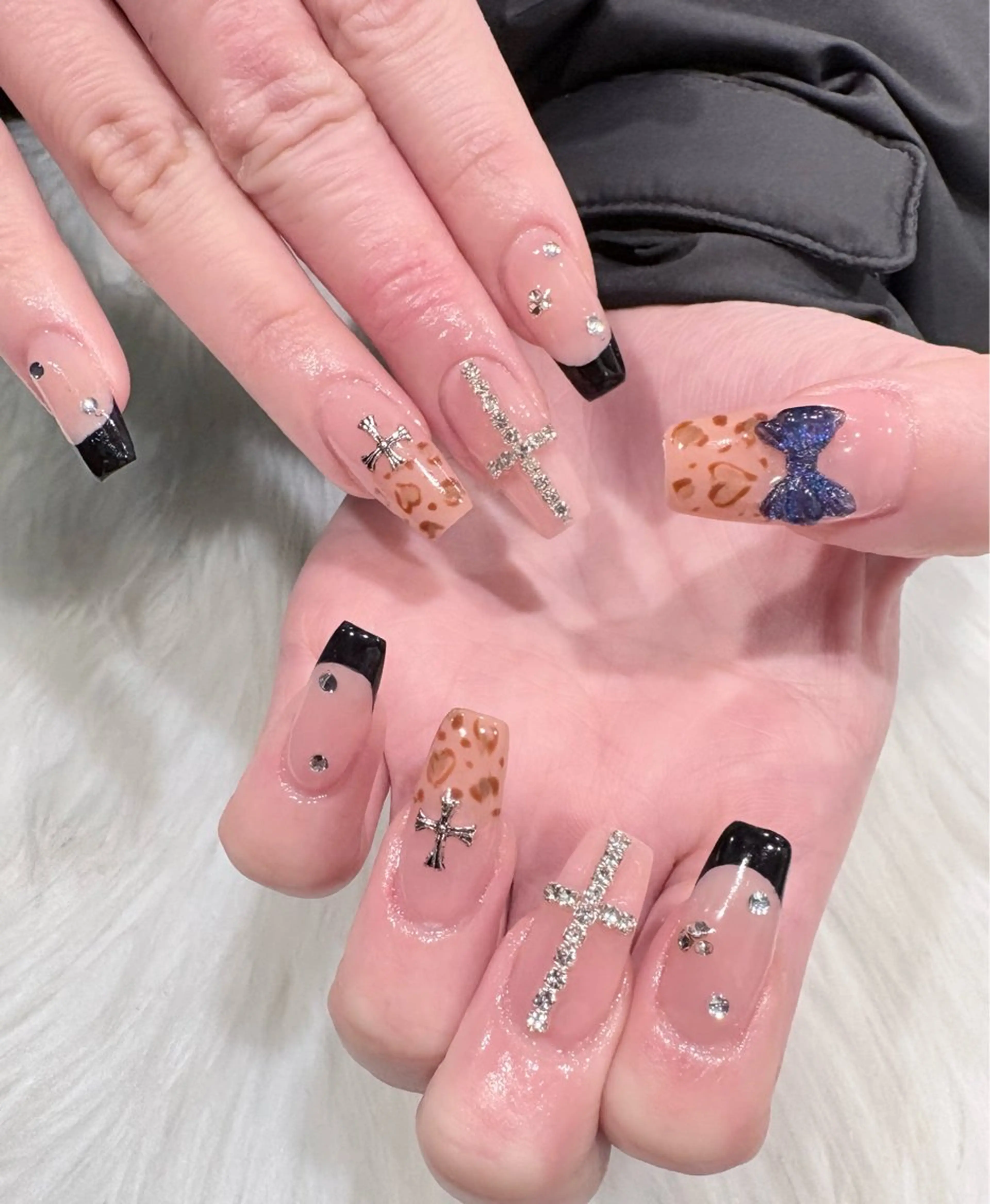 ネイル ストーンネイル ハンドネイル Nobody_ Minのネイルデザイン