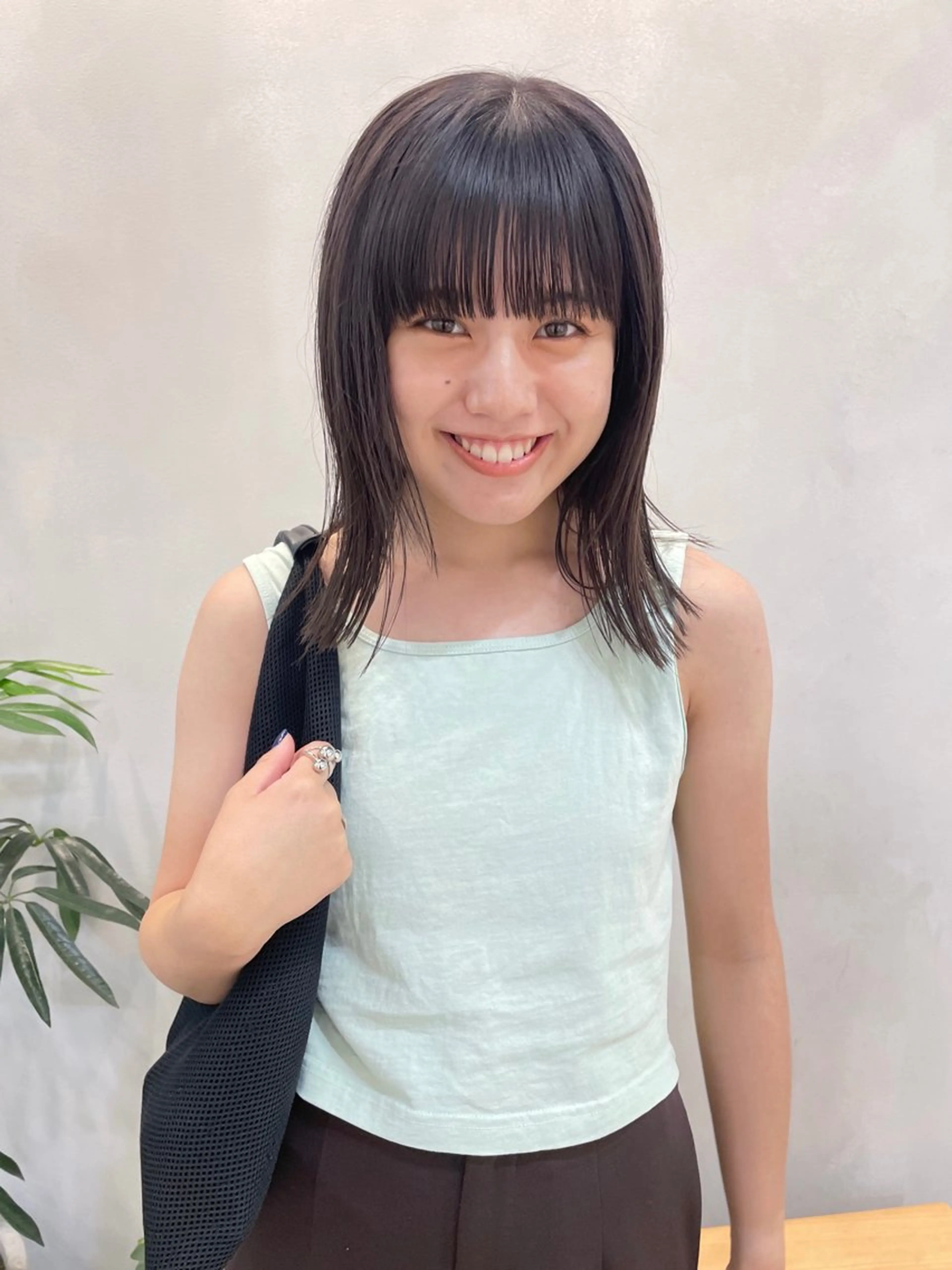 ミディアム 青木 優歩のヘアスタイル