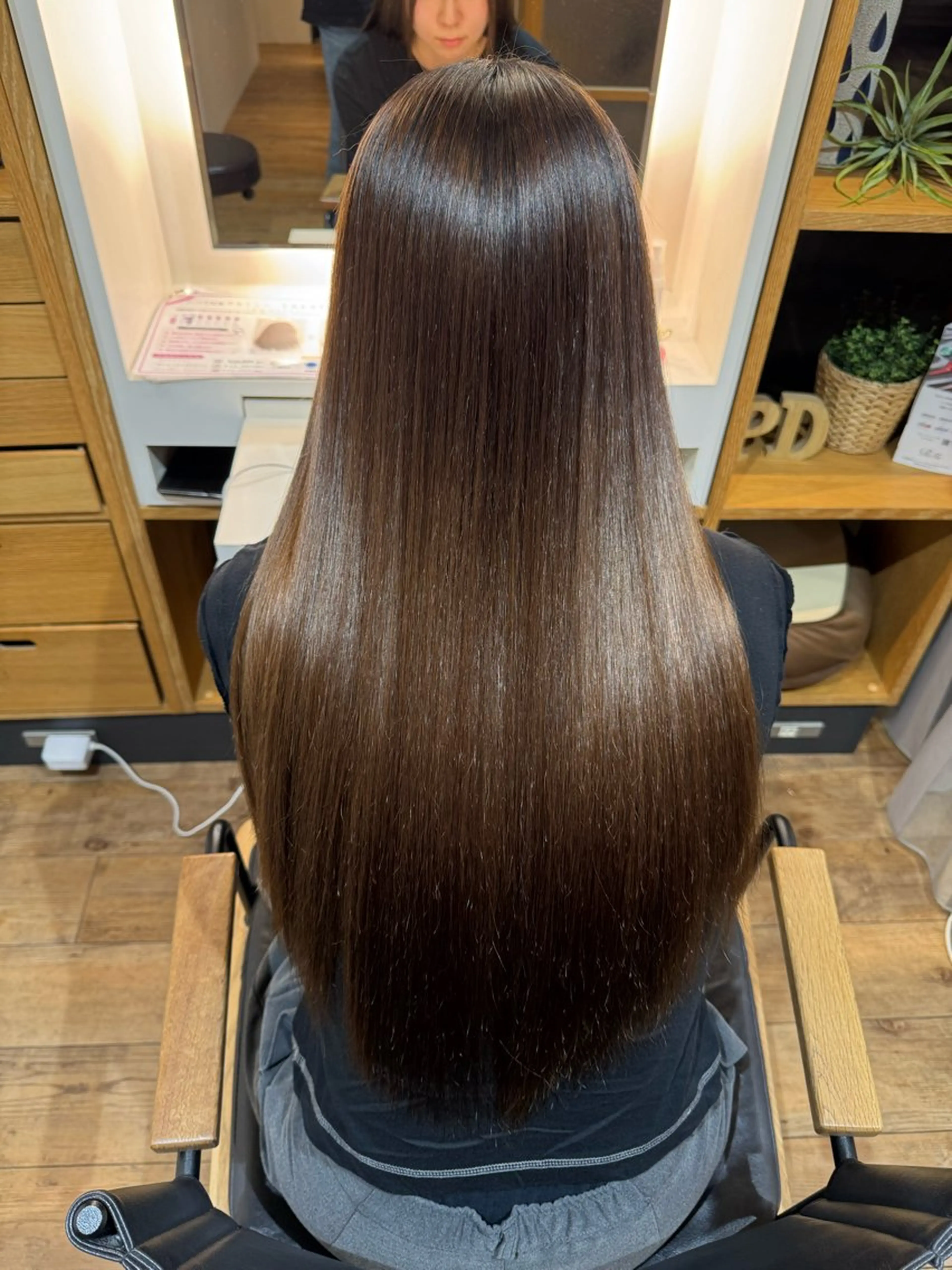 セミロング ヘアカラー トリートメント afloatkobe所属・美髪/髪質改善 川口凌弥のヘアスタイル