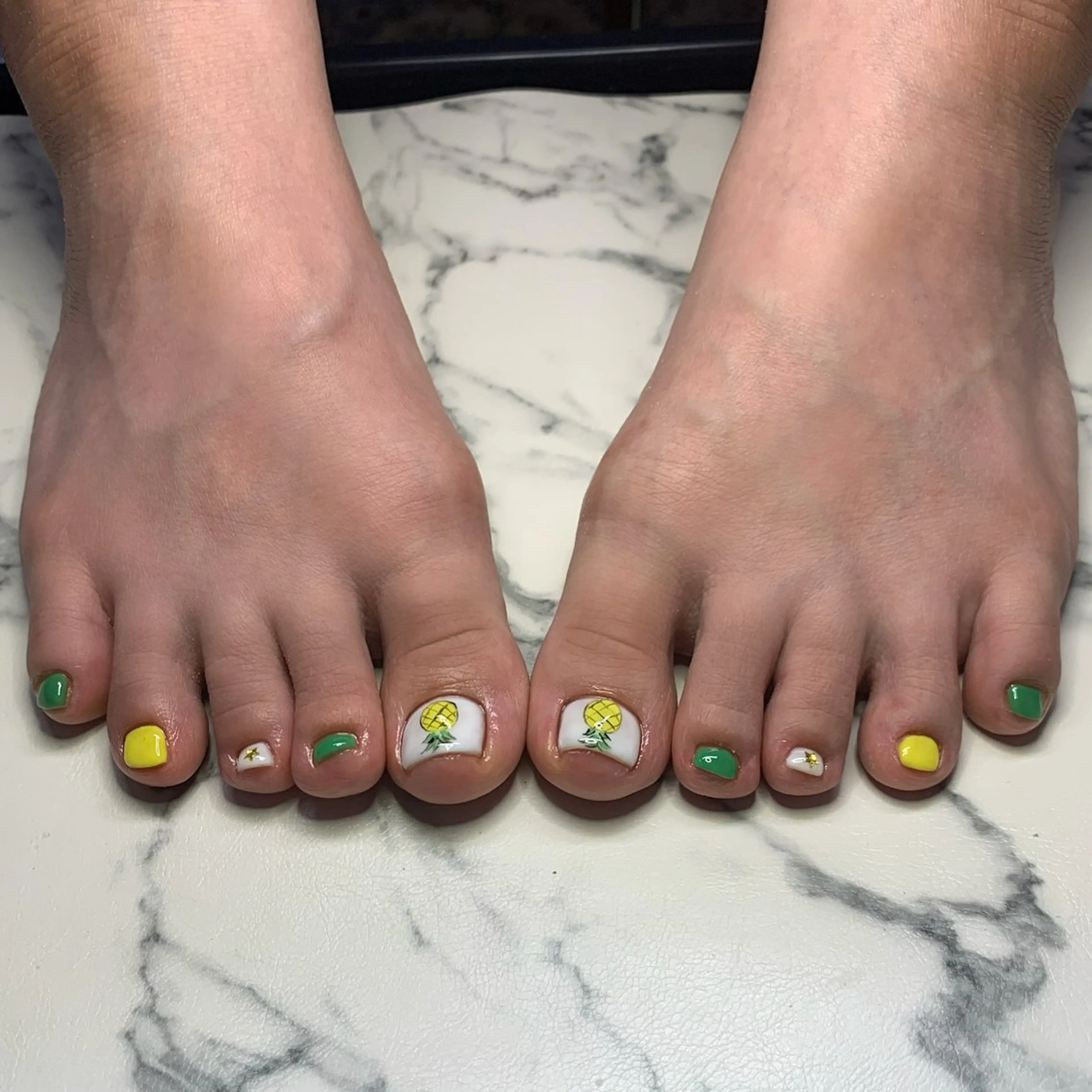 ネイル ハンドネイル フットネイル MHR nailのネイルデザイン