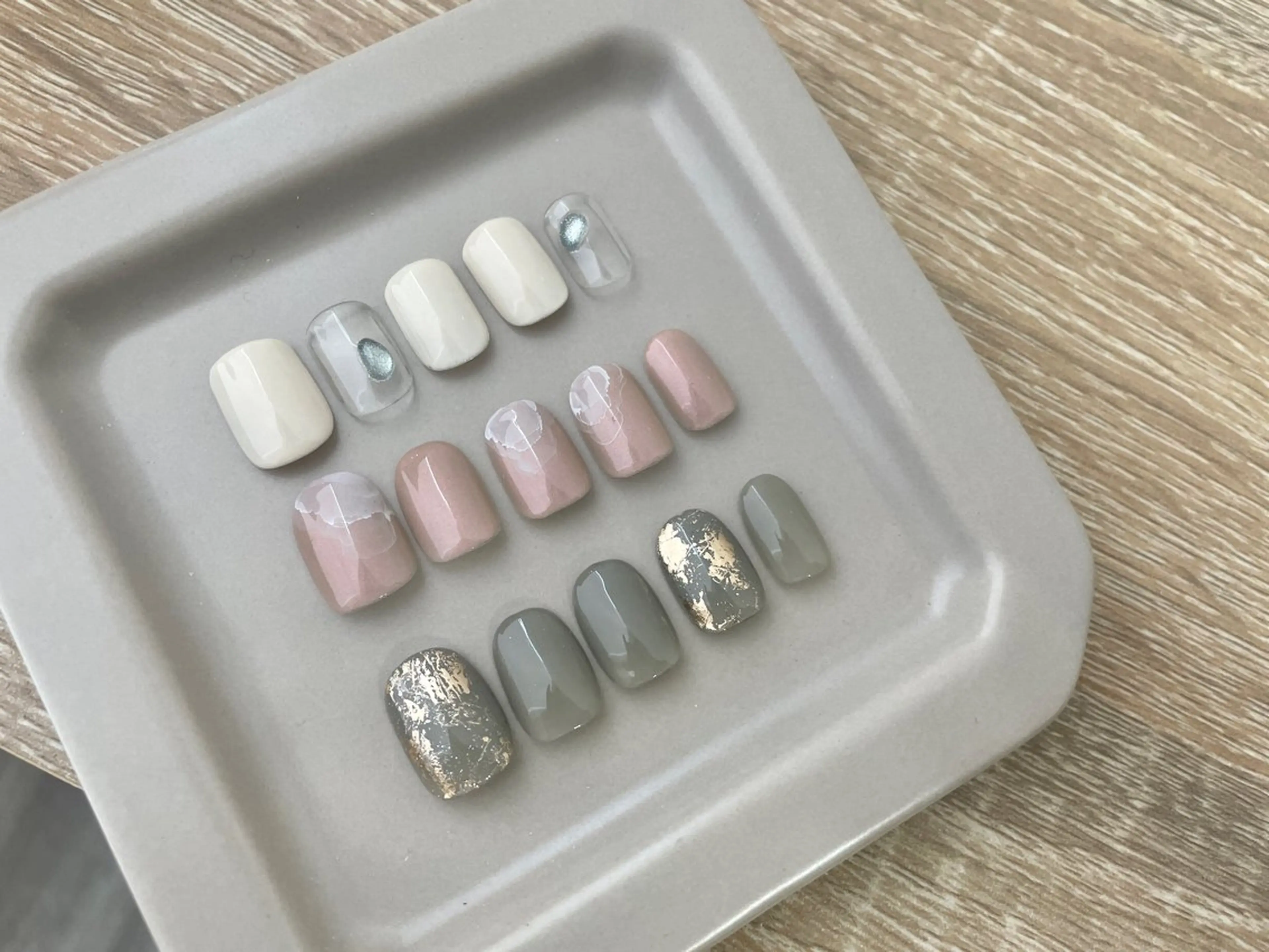 ネイル 氷ネイル・うるうるネイル マグネットネイル ミラーネイル ニュアンスネイル オフィスネイル 園田 ソノダのネイルデザイン