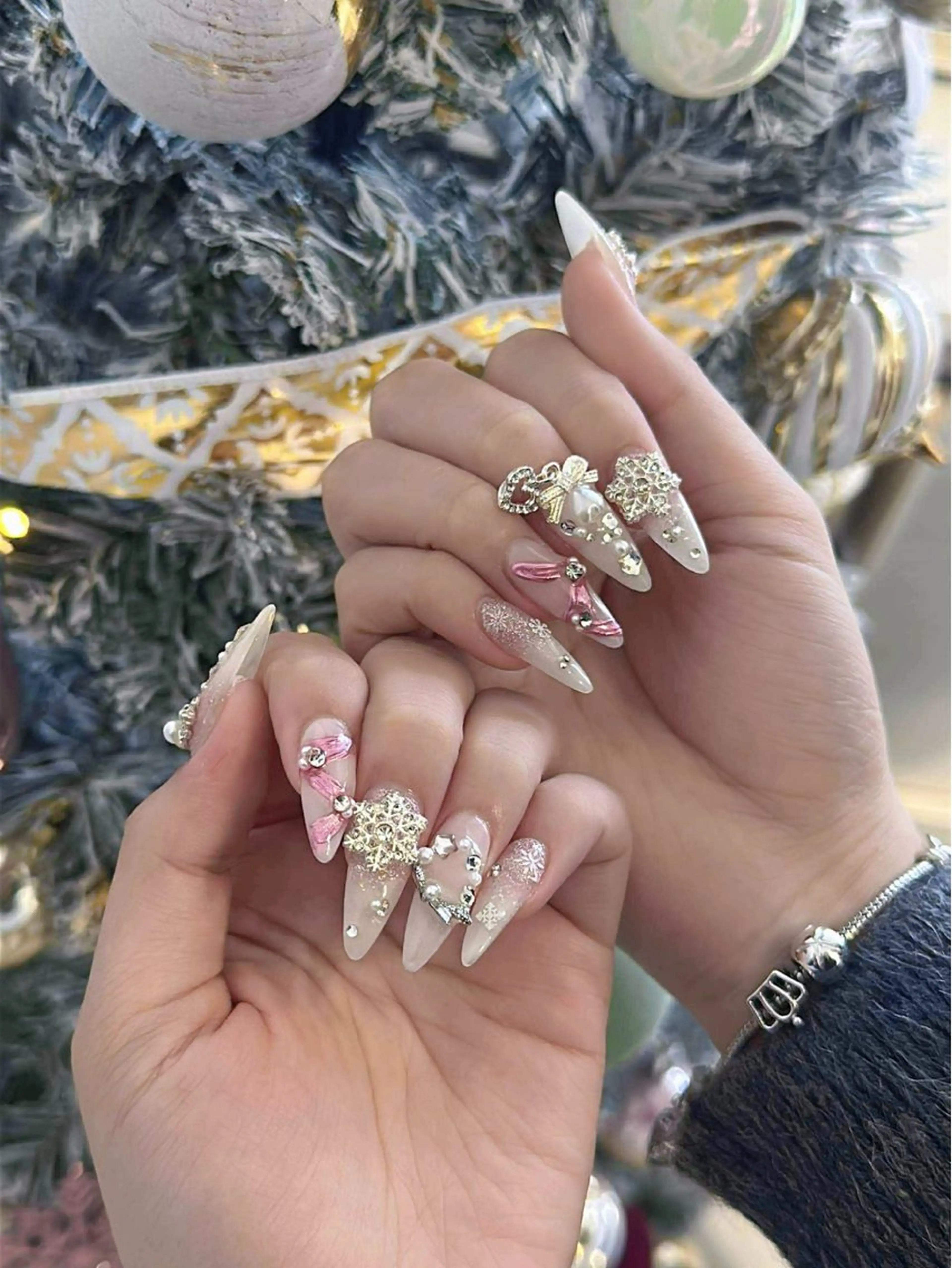 ネイル オーロラネイル ボルドー ブラウン 氷ネイル・うるうるネイル キラキラネイル ハンドネイル Julli ジュリのネイルデザイン