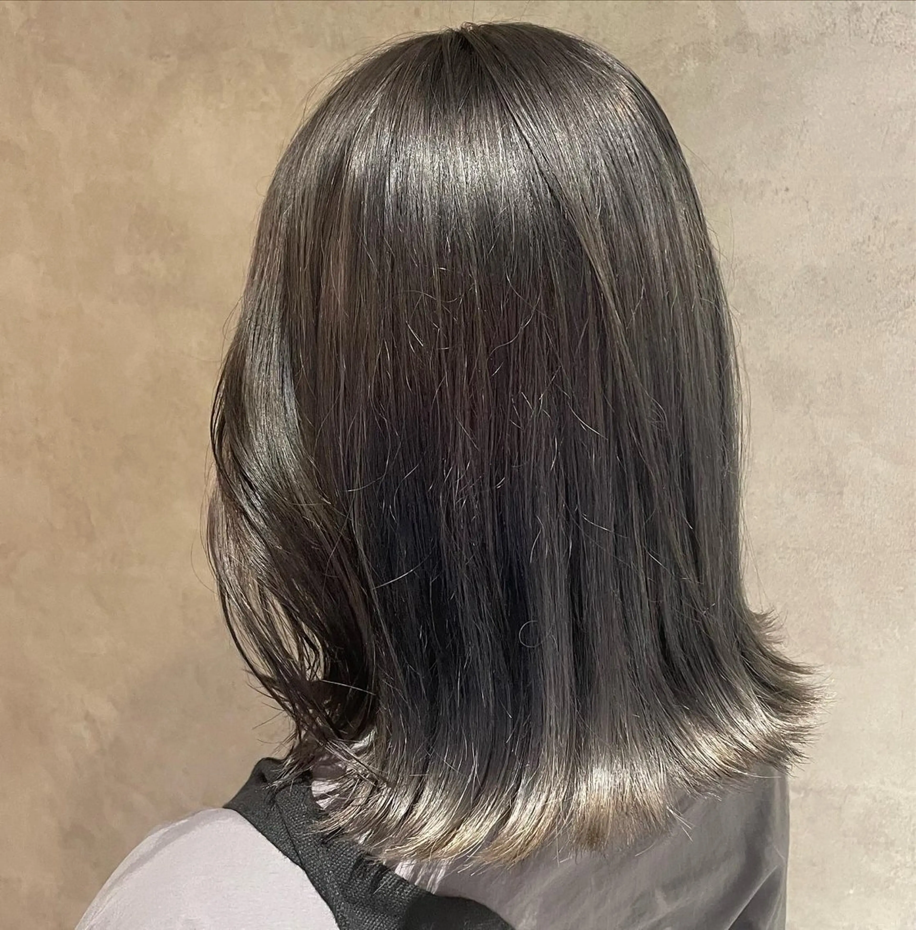 ミディアム カラー ヘアカラー トリートメント 🩵ハイトーン/ レイヤーYUZU🩵のヘアスタイル