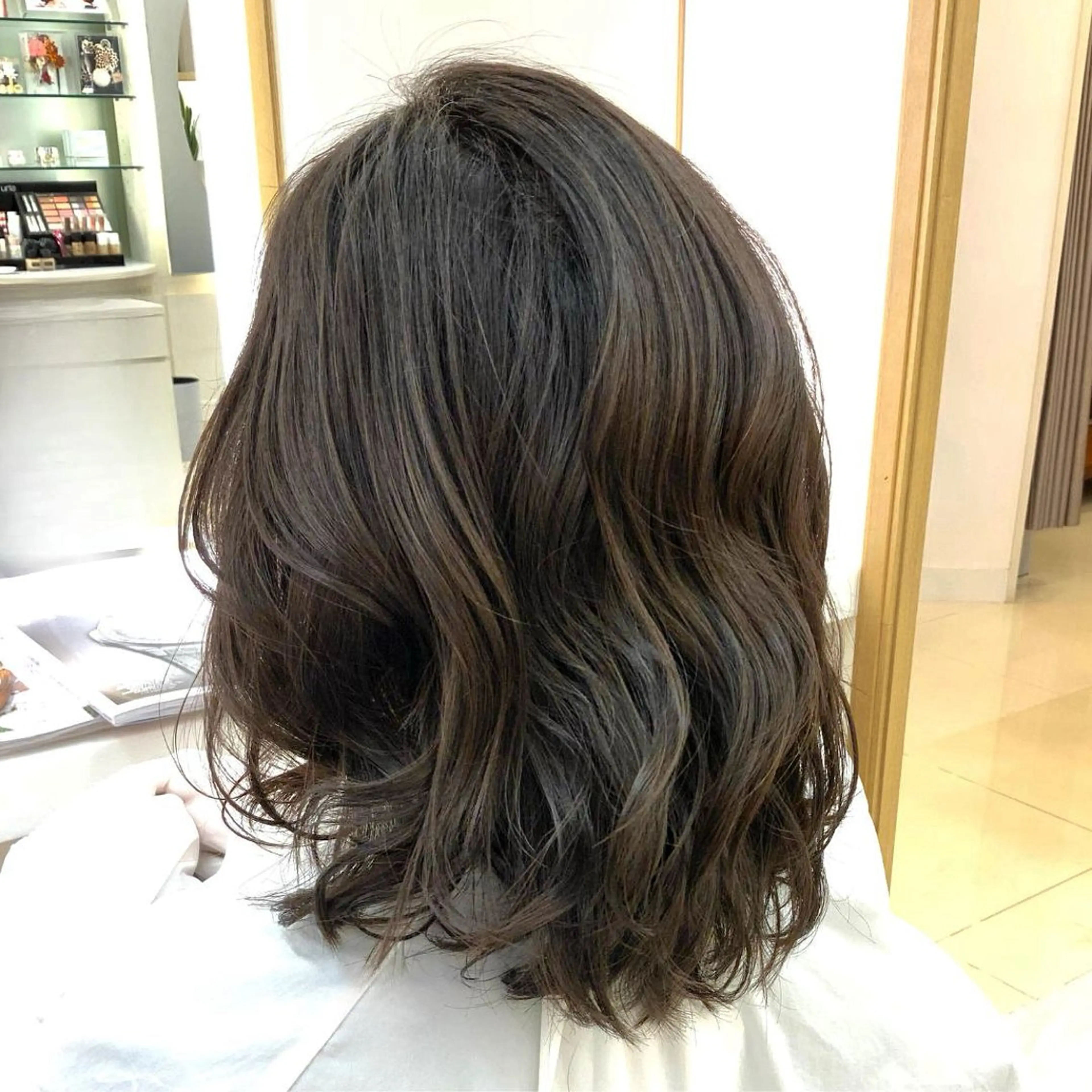 セミロング 舘 晴香のヘアスタイル