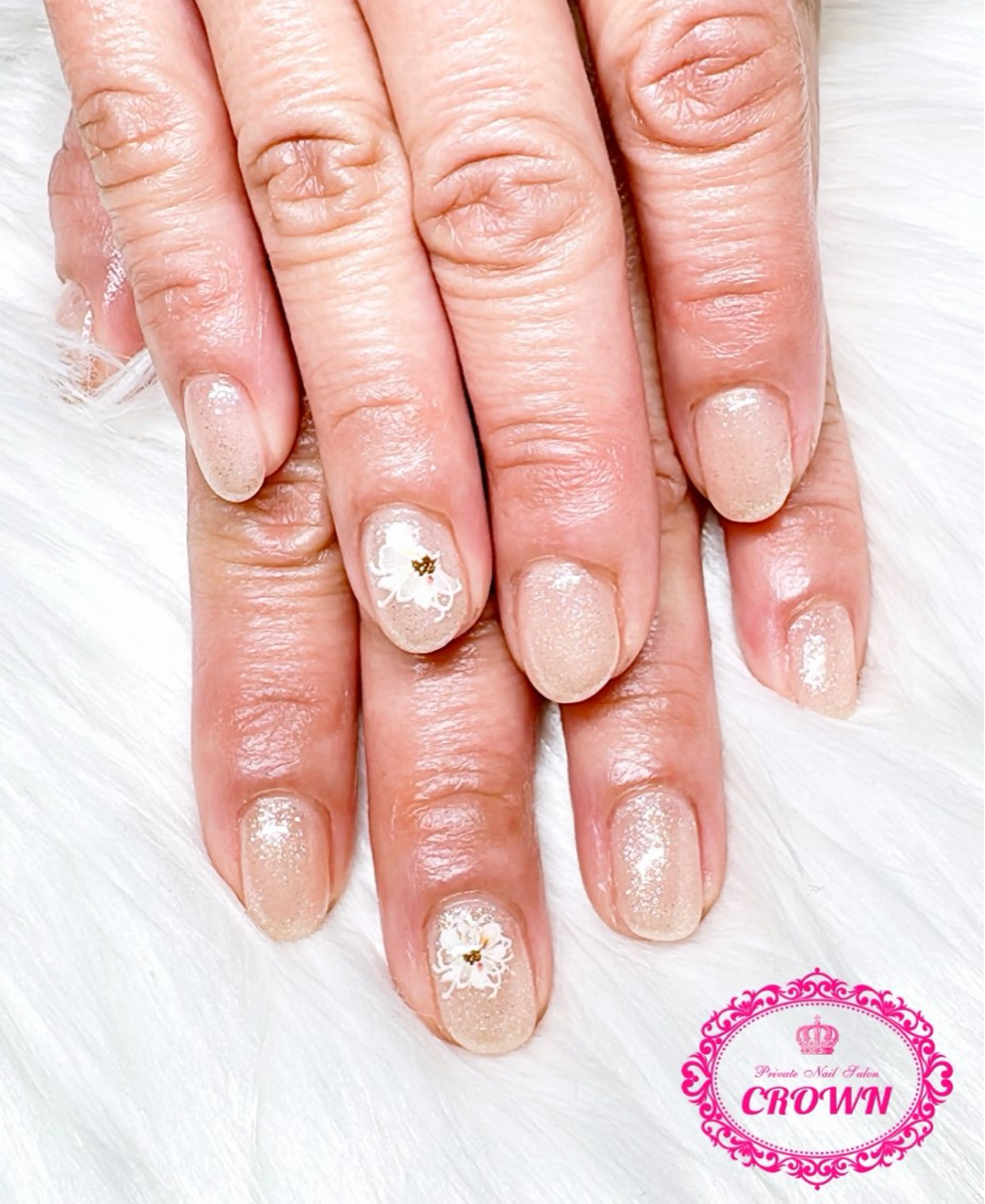 ネイル CROWN プライベートサロンのネイルデザイン