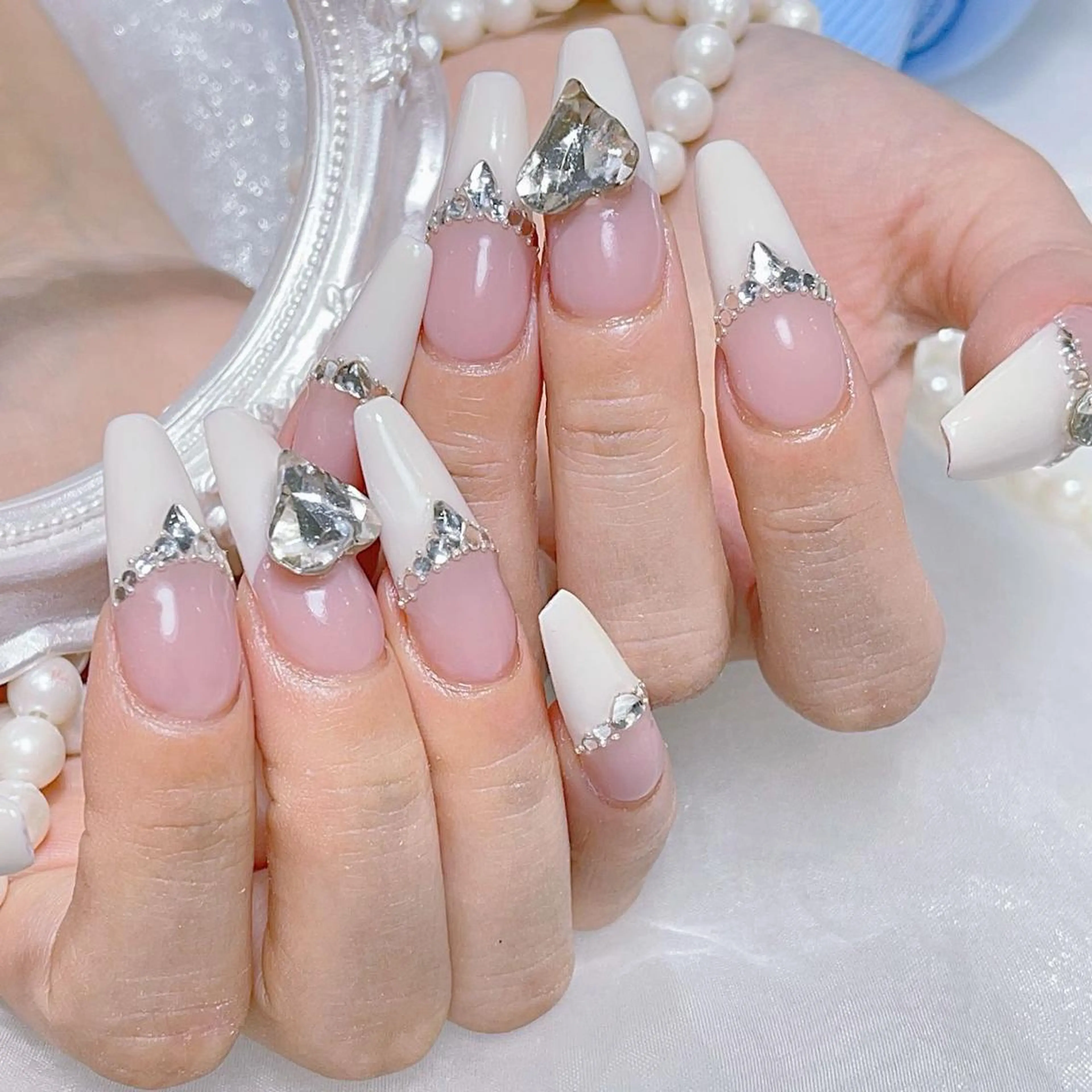 ネイル ハンドネイル Queens 榊 まおのネイルデザイン