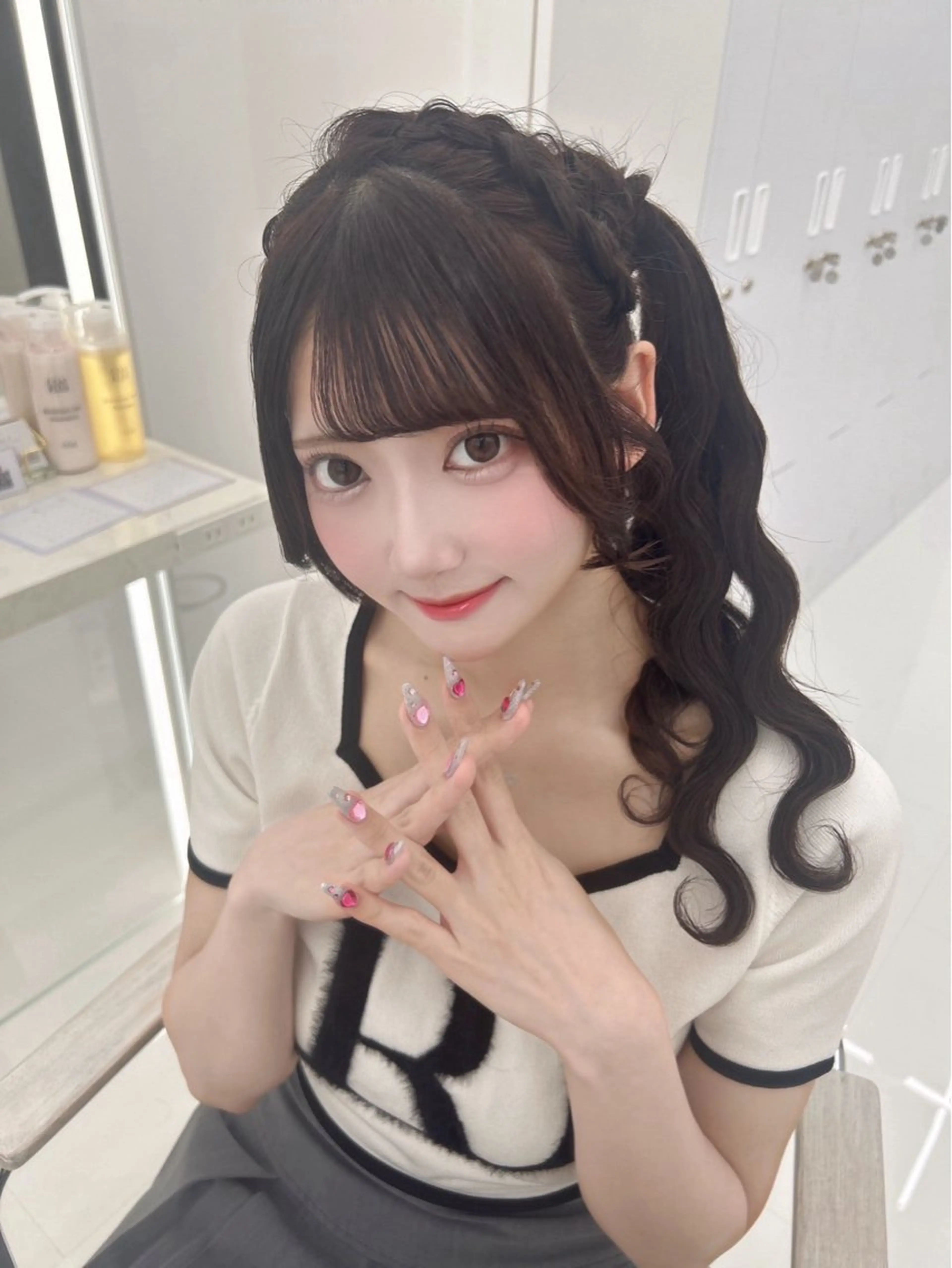 ロング ヘアアレンジ ヘアセット 前髪/顔周り/透明感 艶カラーとどさんのヘアスタイル