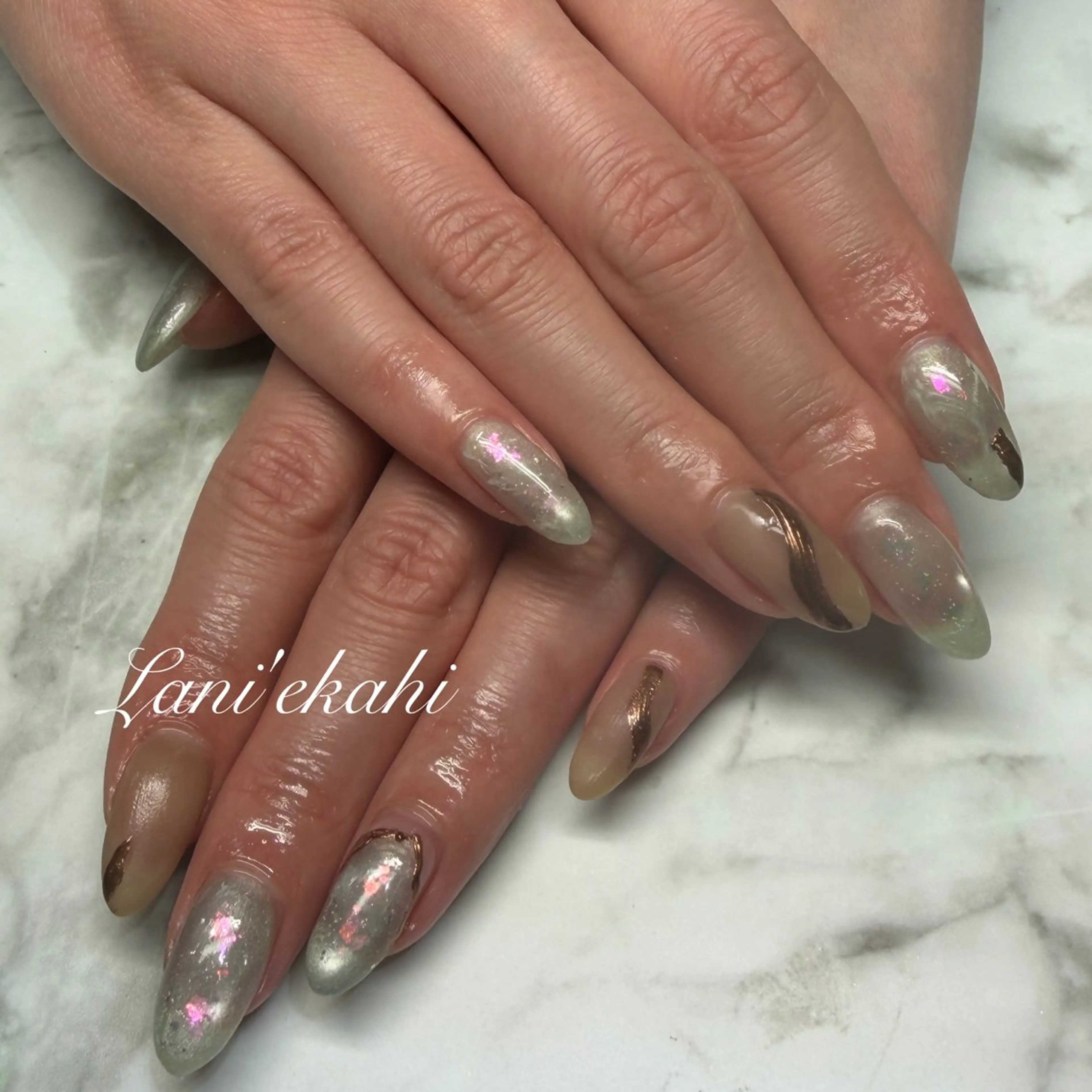 ネイル マグネットネイル ミラーネイル 持ち込み ハンドネイル Lani Beeのネイルデザイン
