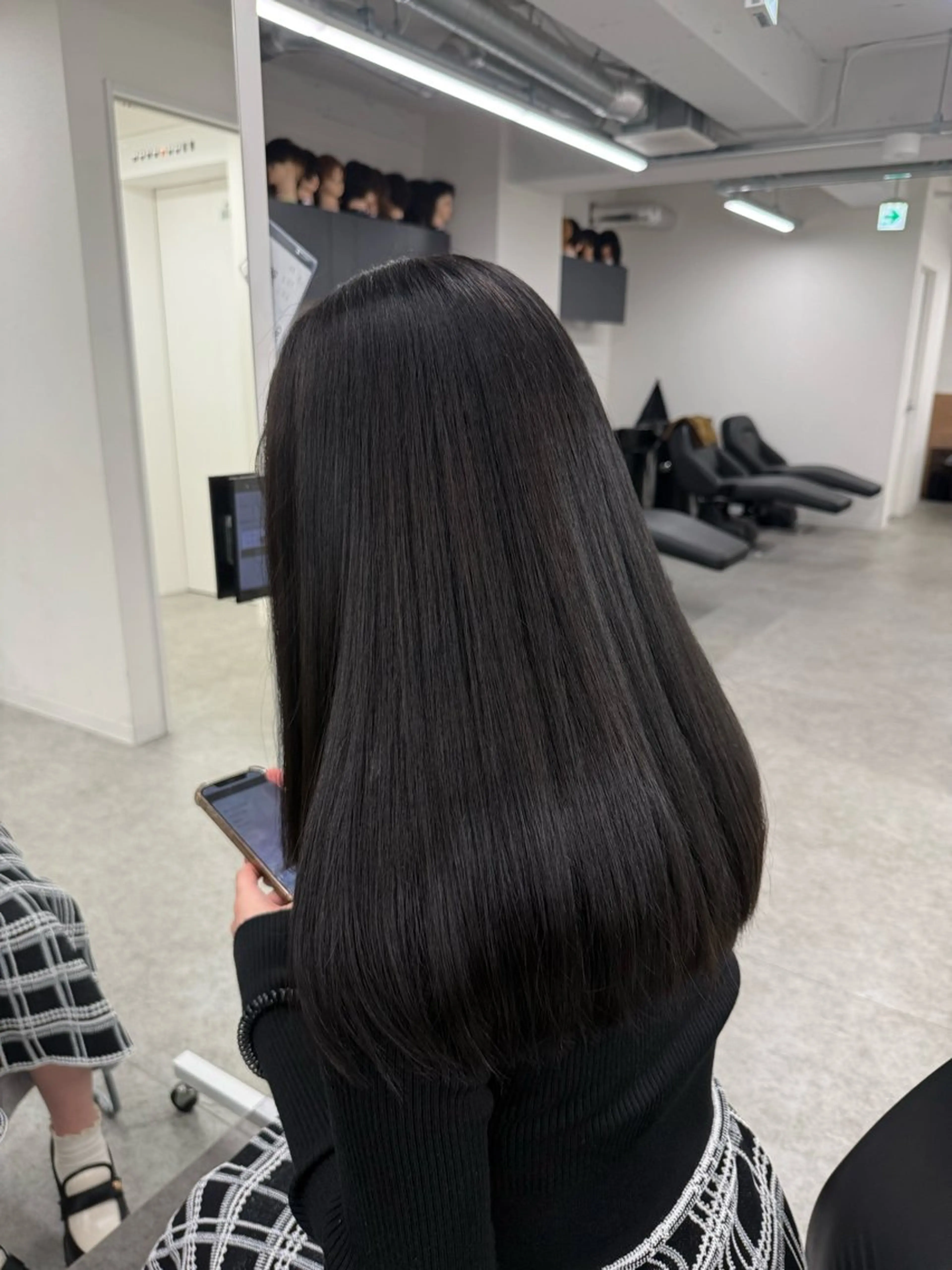 ロング カラー ワンホンカラー chino🤍🤍のヘアスタイル