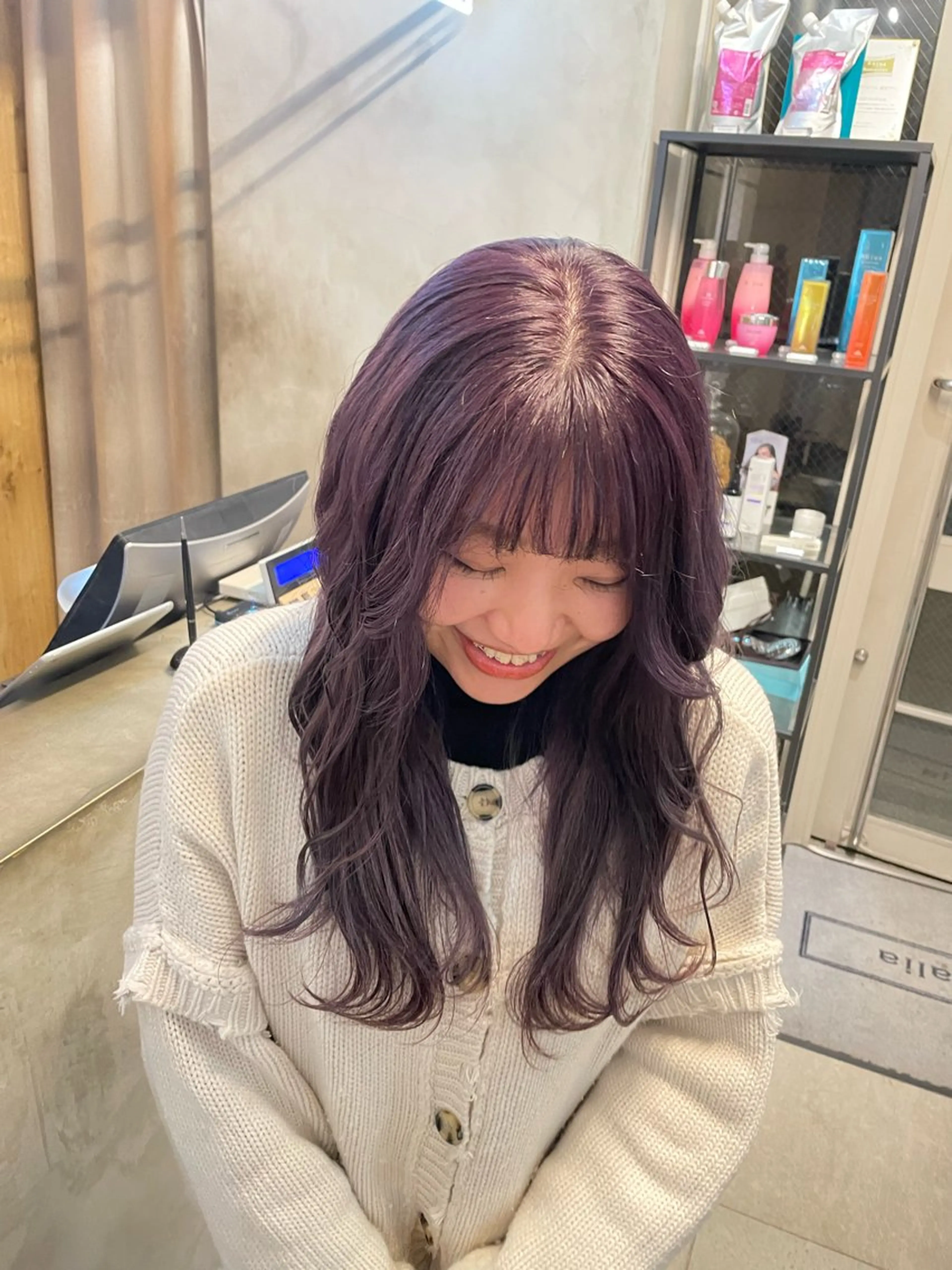 ロング カラー ミルクティー× グレージュMOMOのヘアスタイル