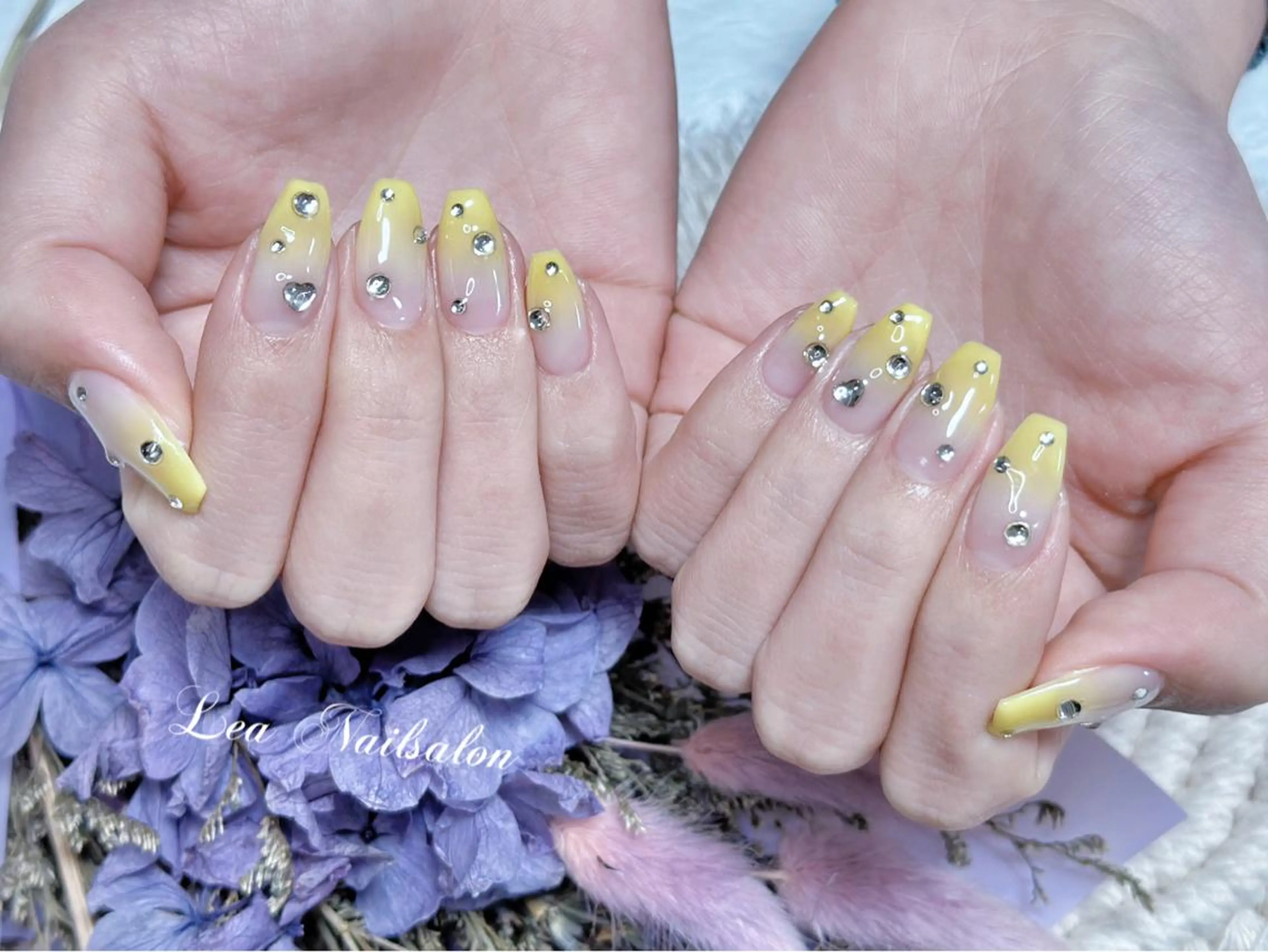 ミディアム カラー ネイル Le’a NailSalonのネイルデザイン