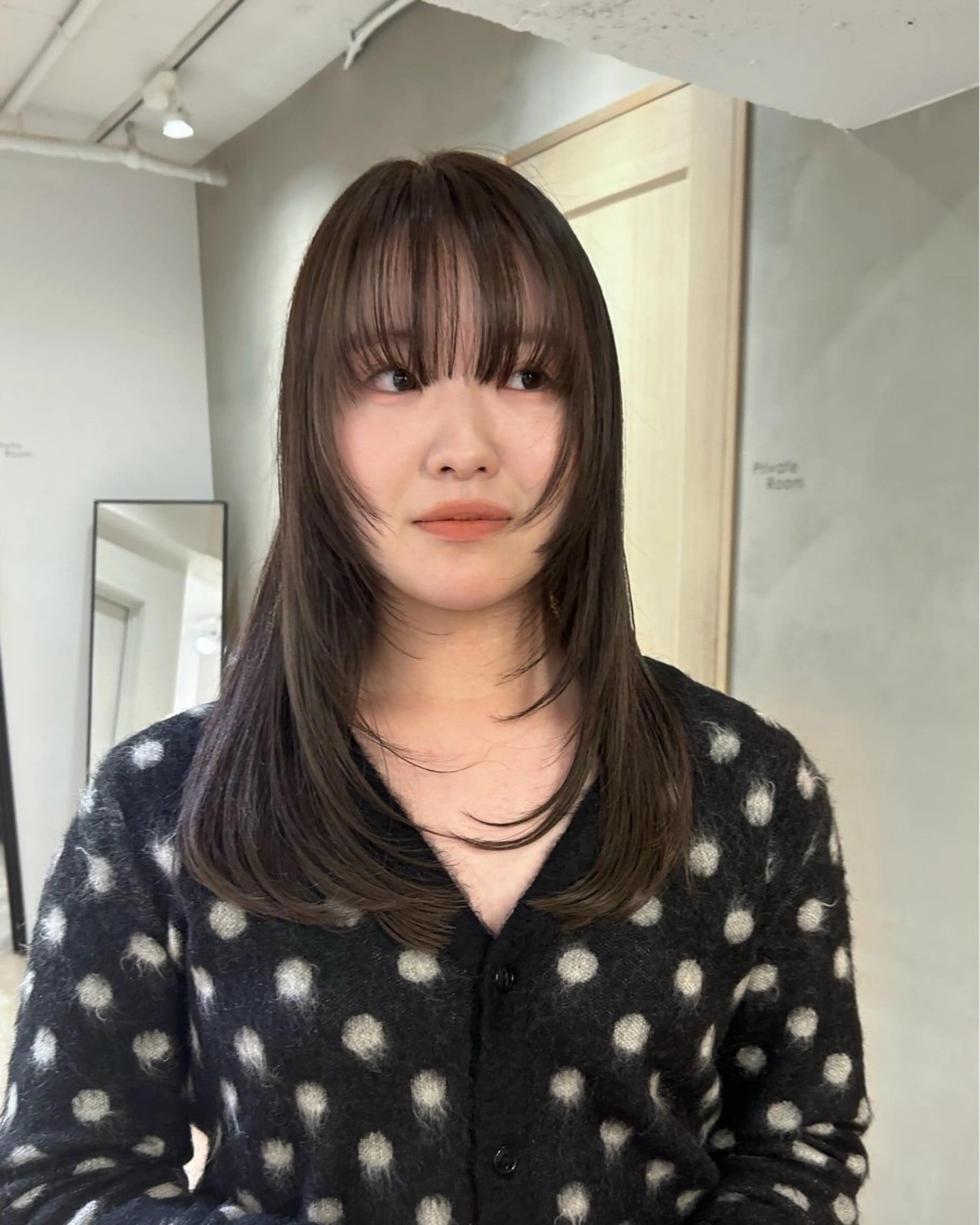 ロング カラー ベージュカラー 透明感カラー グレージュ オリーブベージュ レイヤーカット/栄/ 顔周り/キトウモエノのヘアスタイル