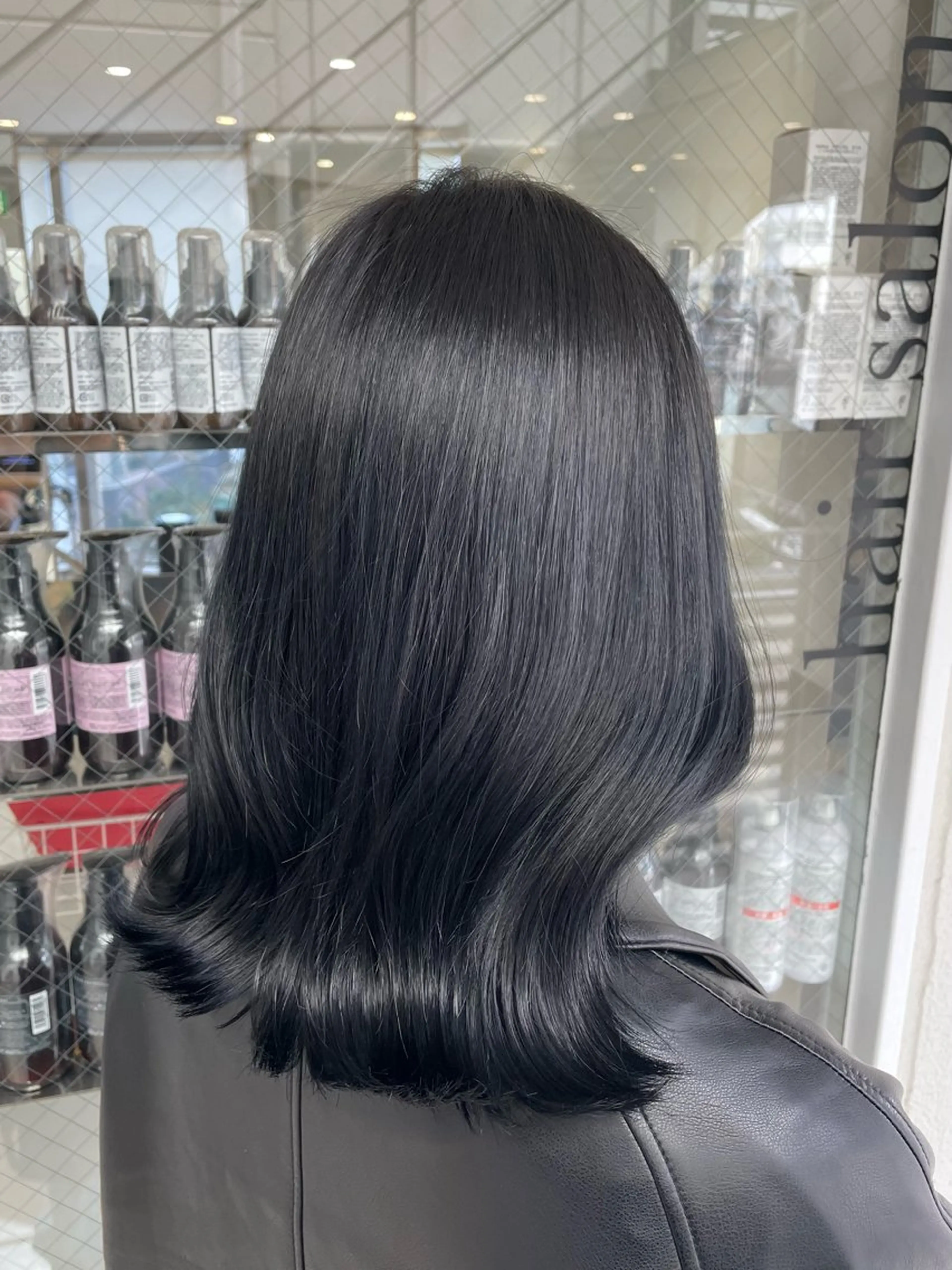 ミディアム カラー ヘアアレンジ 黒髪 グレーブラック 《暖色/韓国hair 》🇰🇷桑原ユキネのヘアスタイル