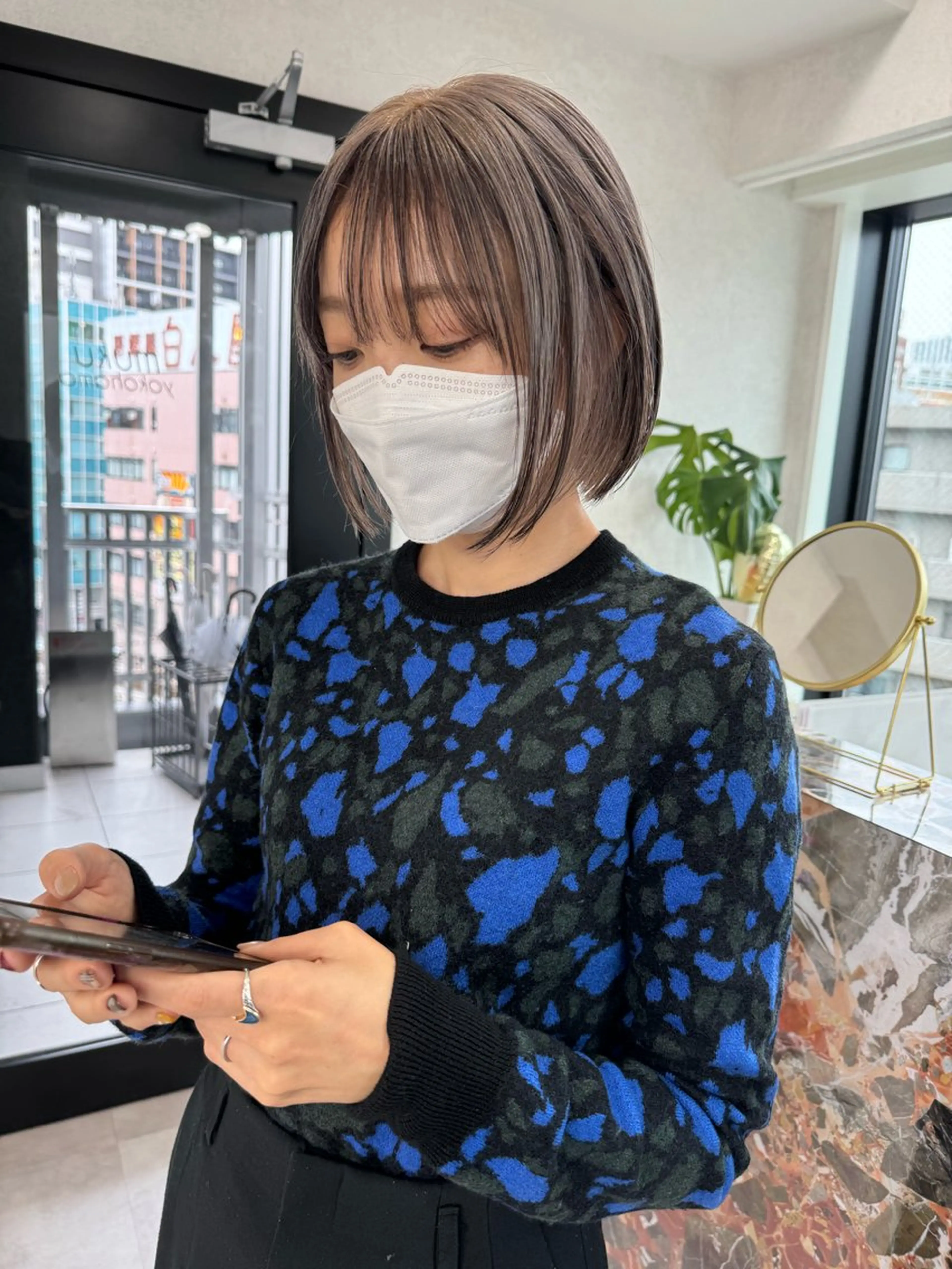 ショート ハイトーンイヤ リングカラー清水隆央のヘアスタイル