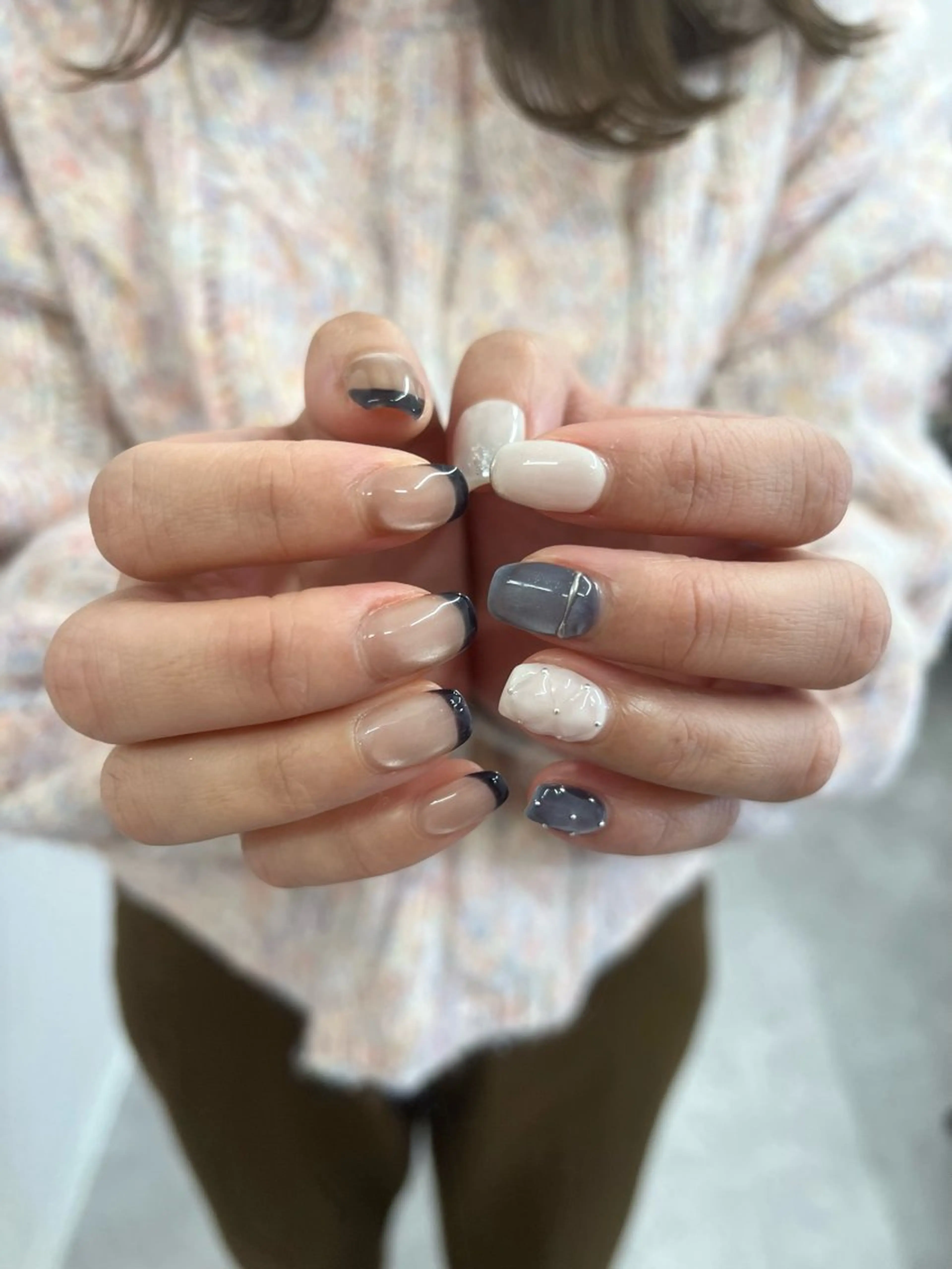 ネイル フレンチネイル ジェルネイル マグネットネイル ネイビー ニュアンスネイル ハンドネイル ハンドケア Bana_ Nailのネイルデザイン