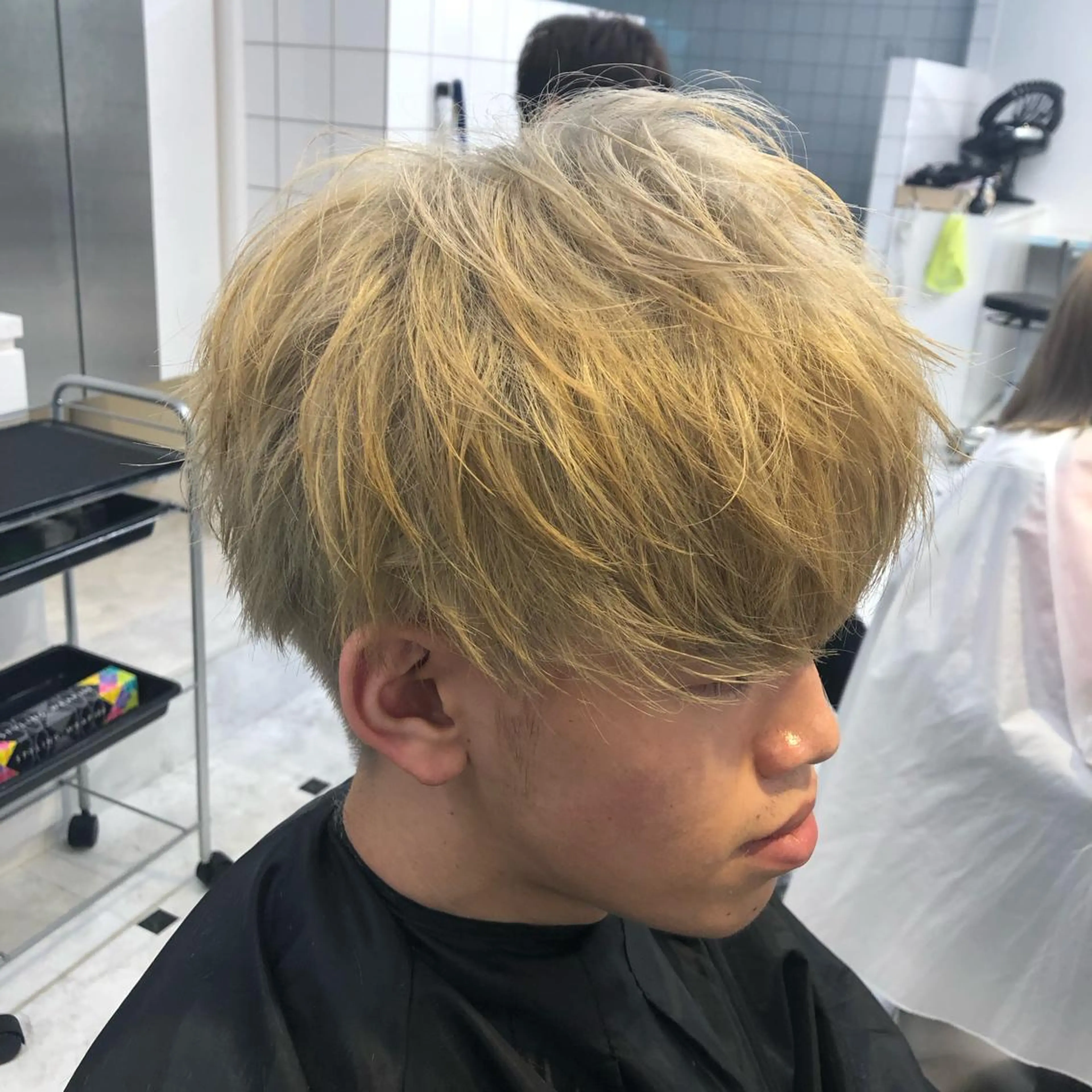 ショート カラー パーマ メンズ ヘアカラー トリートメント ヘッドスパ ベージュグレージュ 💕しゅーじ💕のヘアスタイル