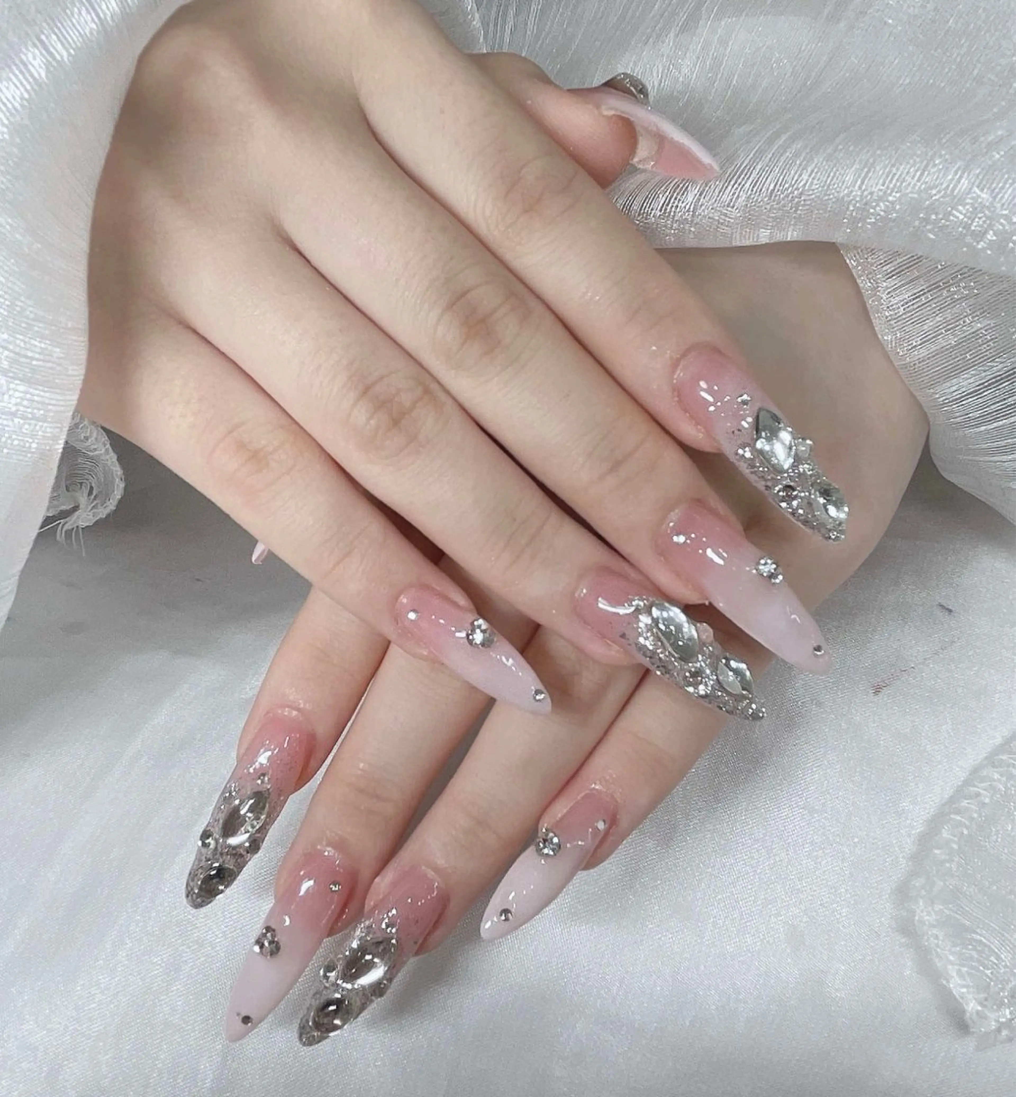 ネイル ハンドネイル Lee Nailsのネイルデザイン