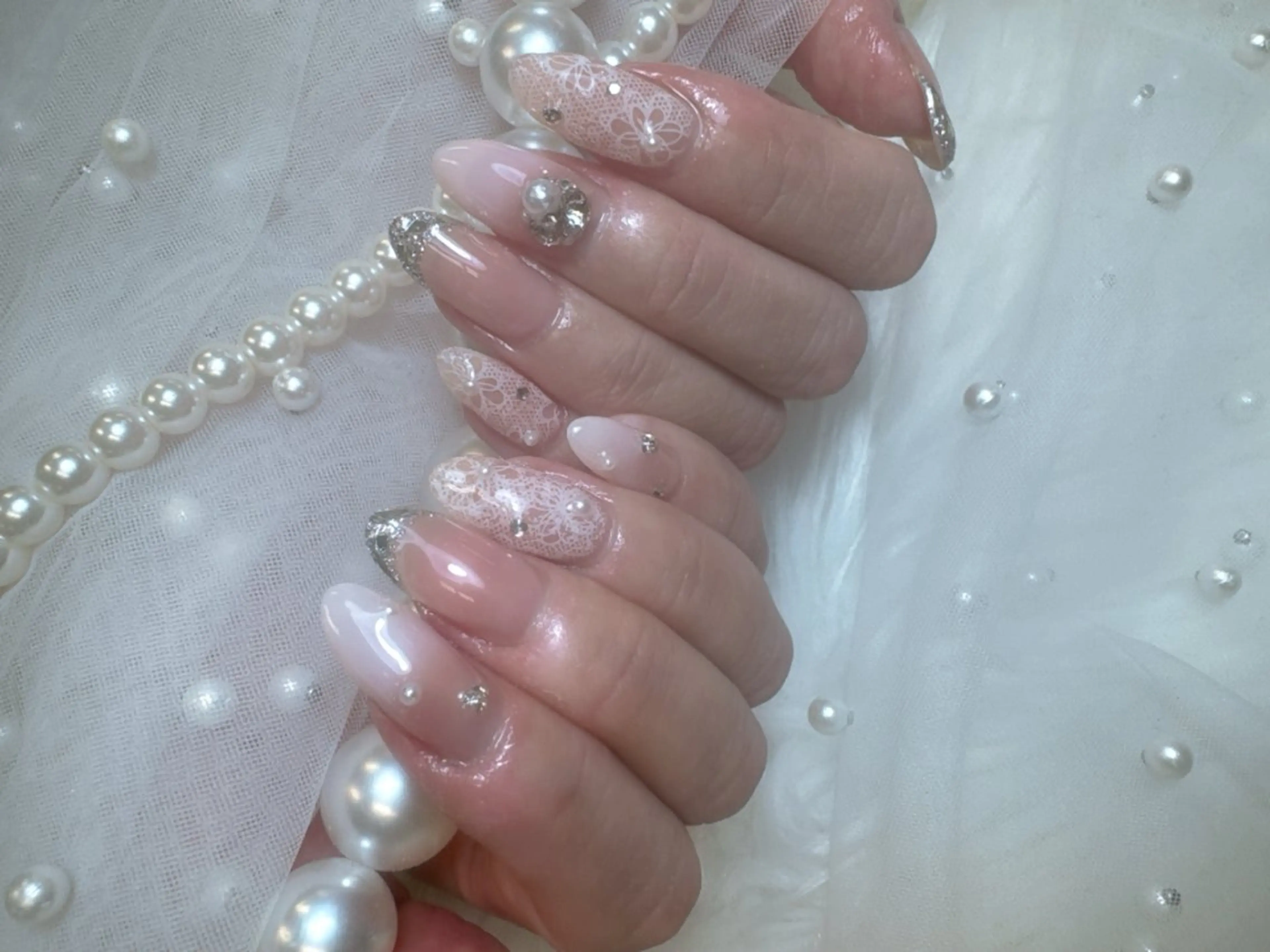ネイル キラキラネイル 韓国ネイル 持ち込み ワンホンネイル ハンドネイル Queeens nailのネイルデザイン