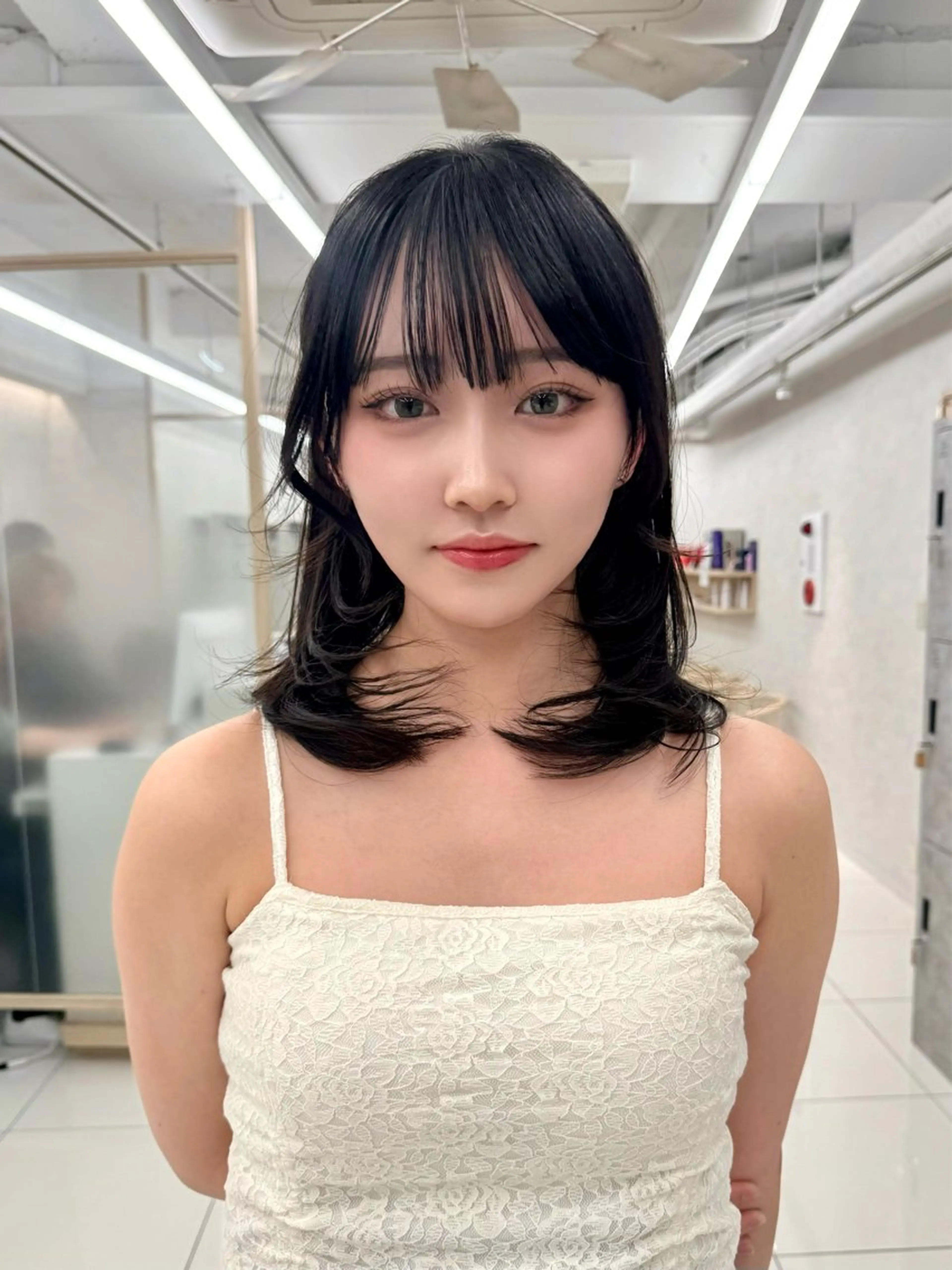 セミロング 三鷹で1番ショート ボブをカットする新谷のヘアスタイル