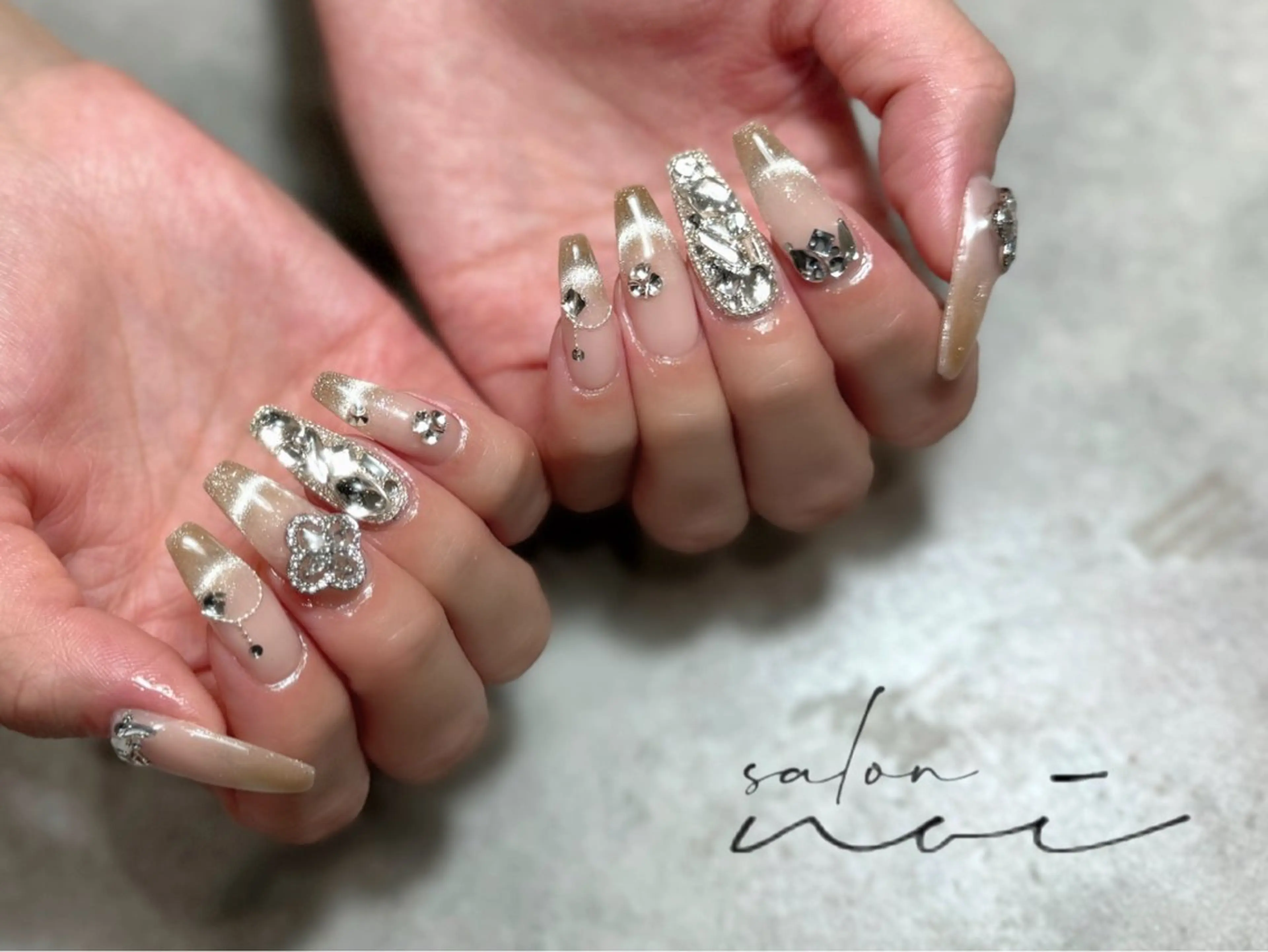 ネイル マグネットネイル ストーンネイル ハンドネイル salon noiのネイルデザイン