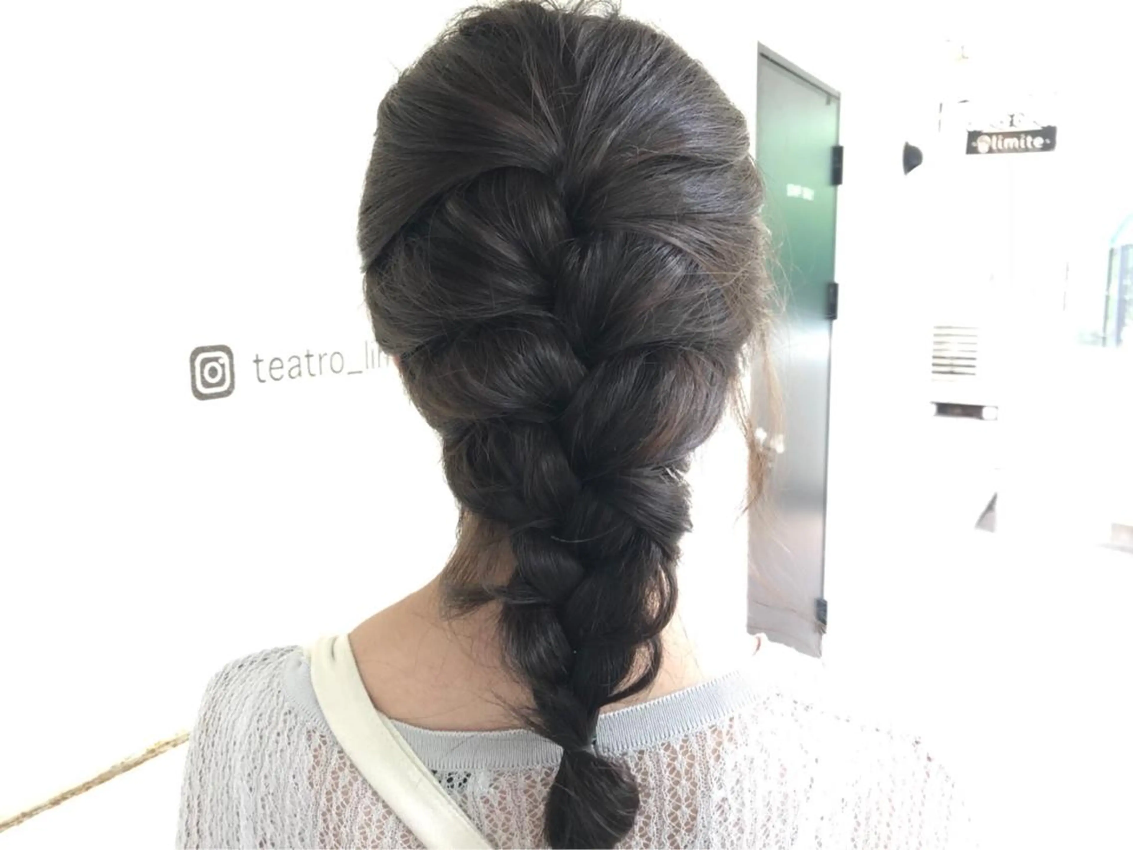 セミロング カラー ヘアアレンジ アッシュ teatro hair salonのヘアスタイル