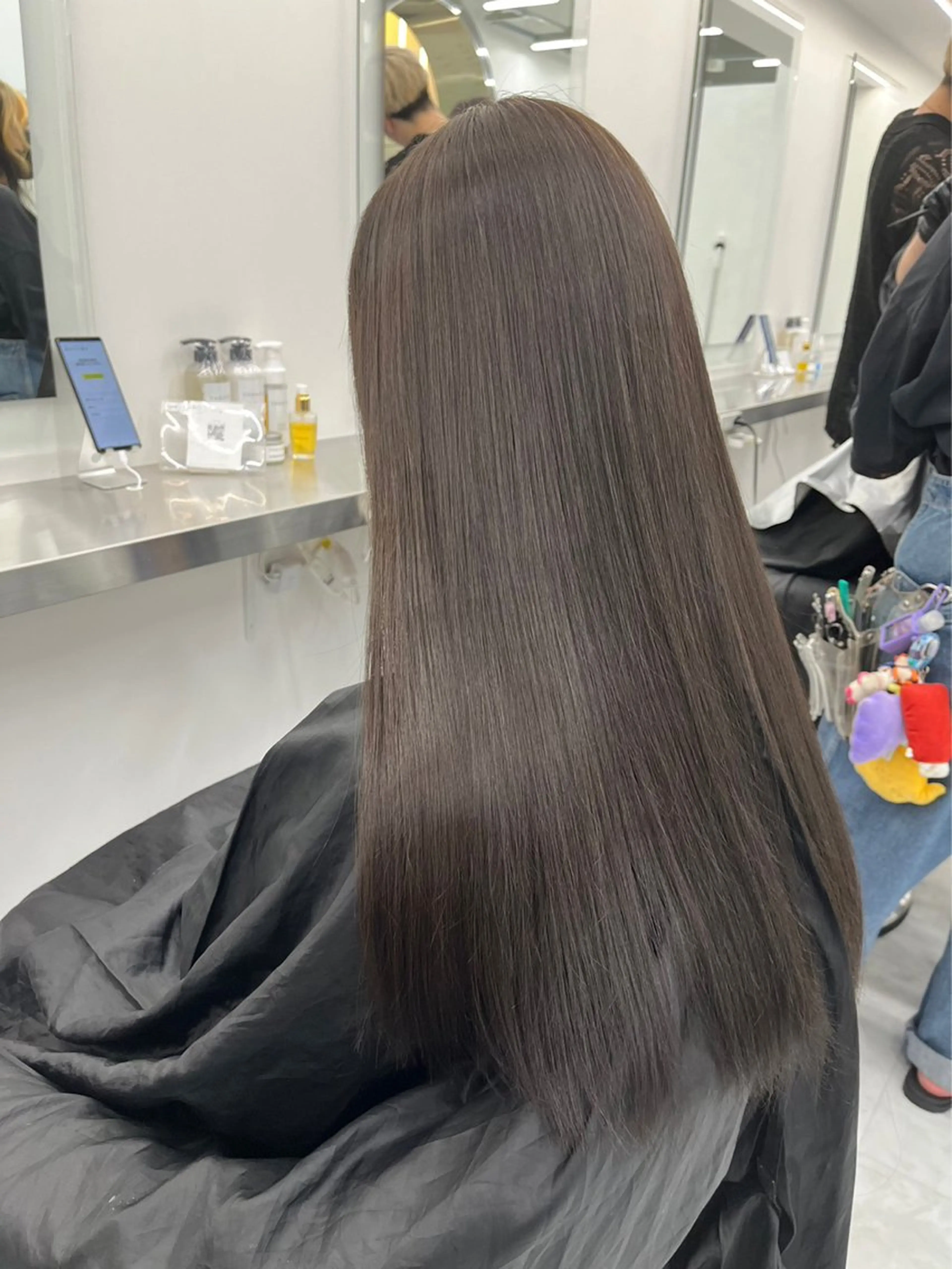 ロング カラー グレージュ オリーブグレージュ オリーブグレー カット ヘアカラー 💖トレンド春夏 カラー💖FUTAのヘアスタイル