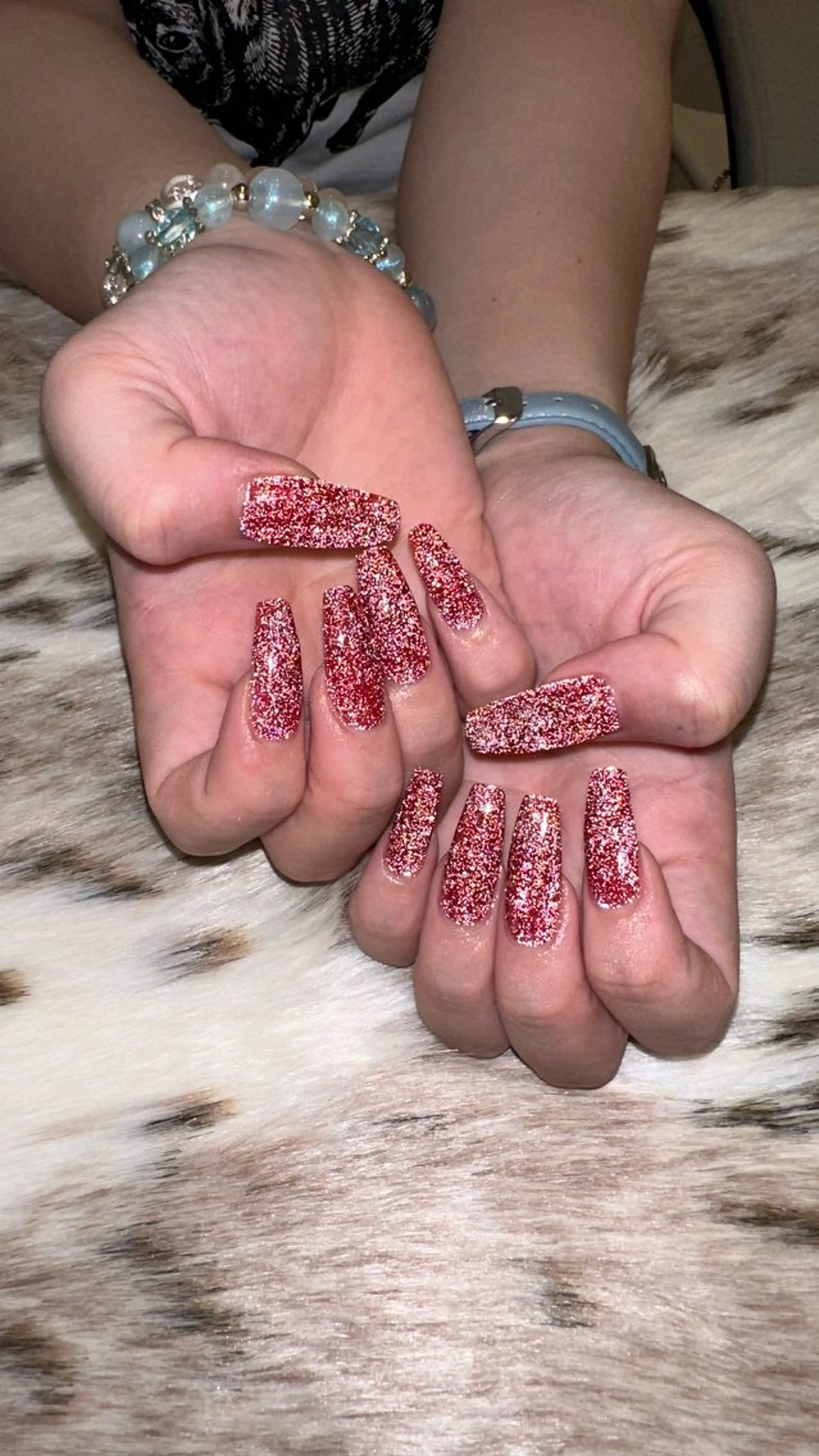 ネイル オーロラネイル フラッシュネイル フットネイル ジェルネイル 氷ネイル・うるうるネイル ハンドネイル YUKA （ネイリスト）のネイルデザイン