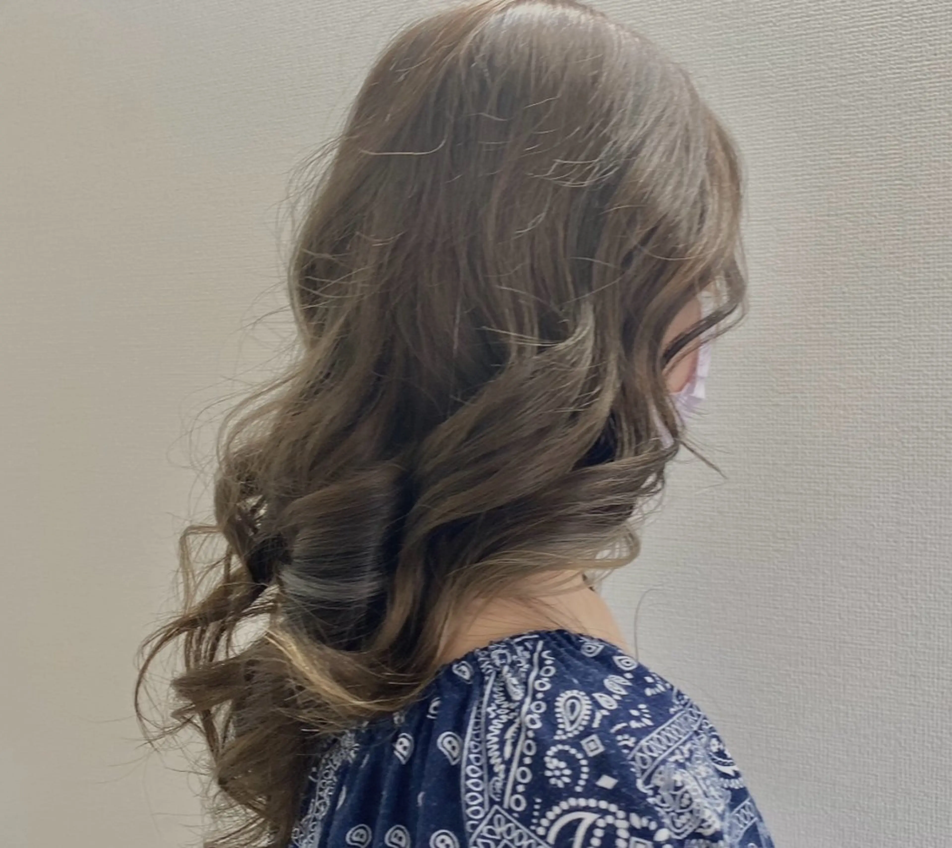 セミロング パーマ セミロングパーマ ヘアカラー トリートメント やました りんのヘアスタイル