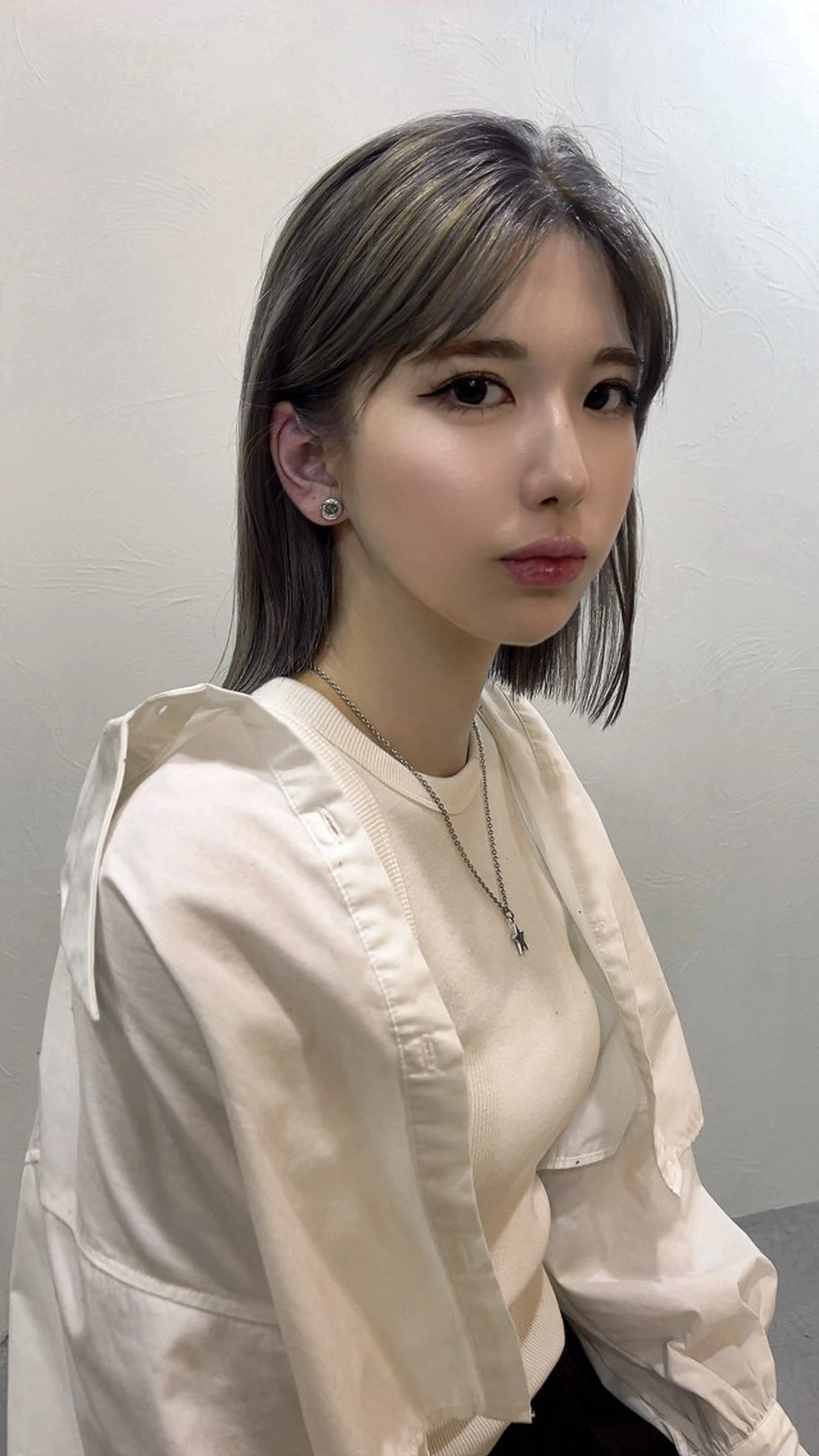 ミディアム 楠原 透羽のヘアスタイル