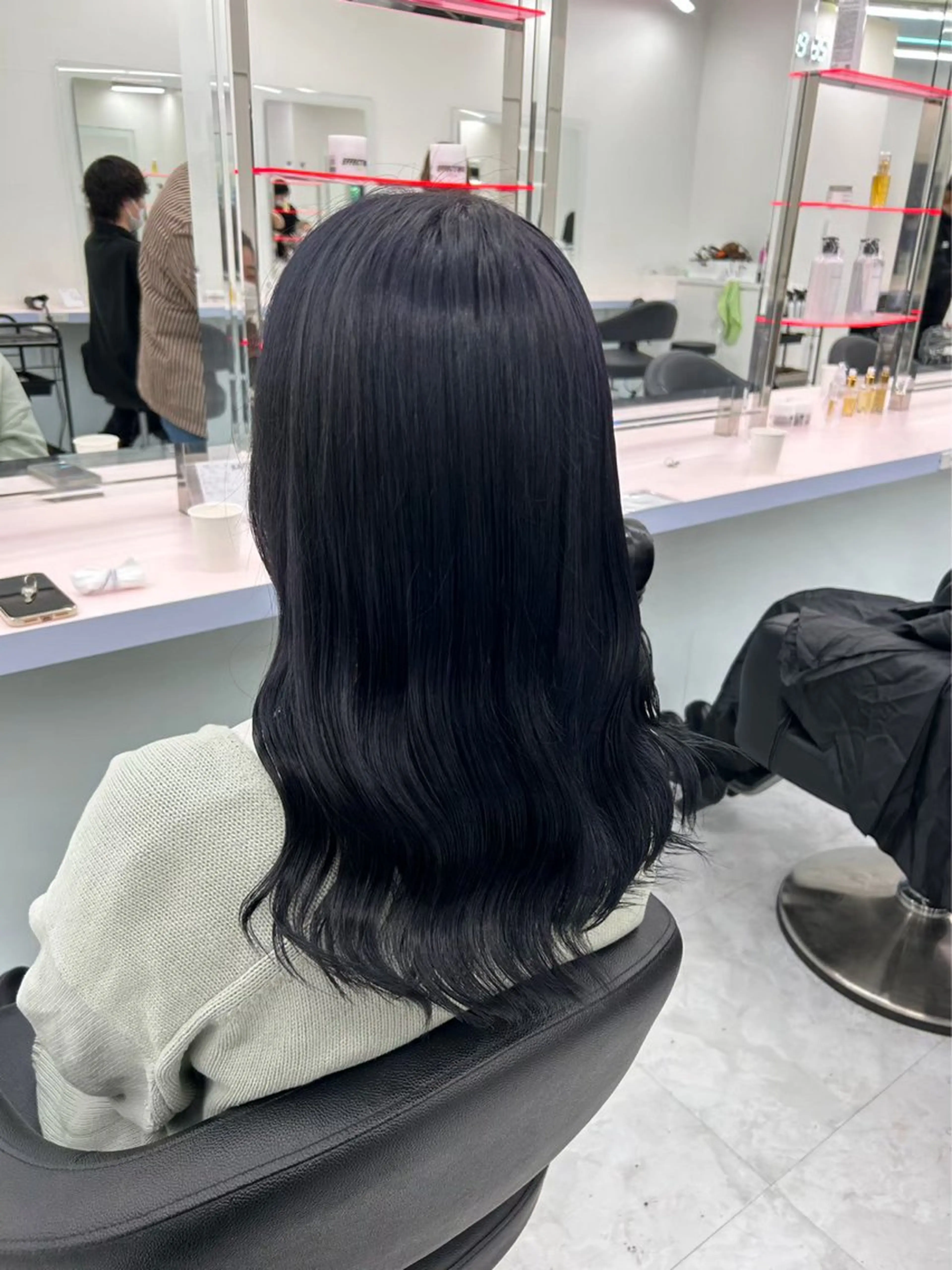 セミロング カラー パーマ ヘアアレンジ 透明感ブリーチカラー 🌈TOMOHIROのヘアスタイル