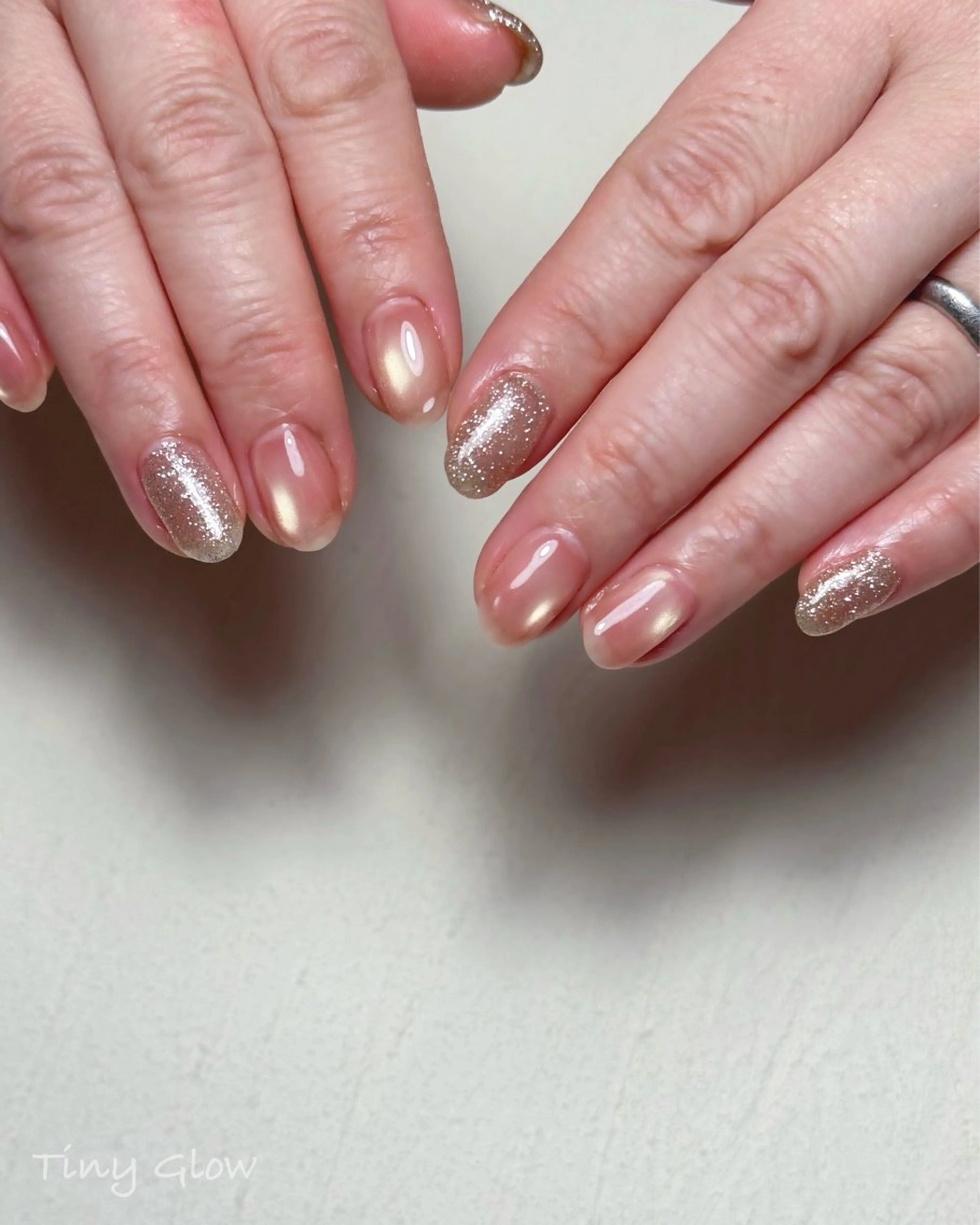 ネイル ハンドネイル Tiny Glowのネイルデザイン